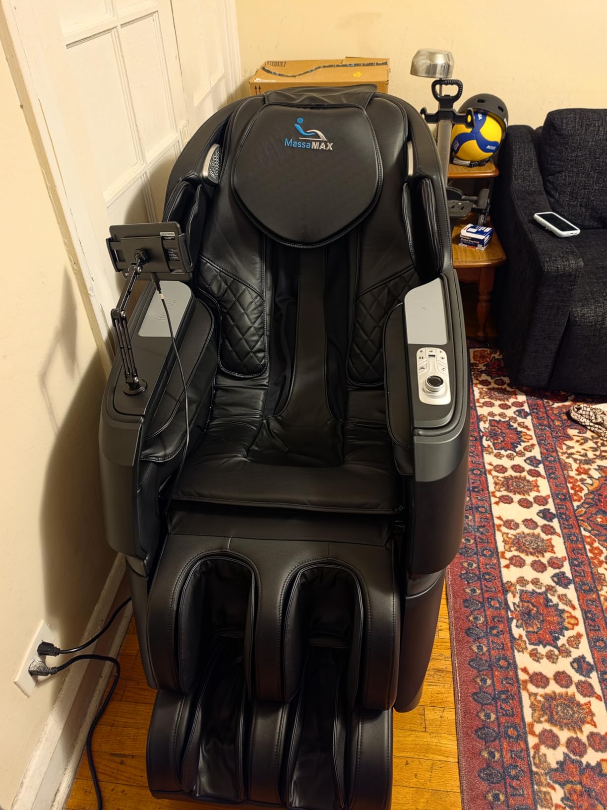 MassaMAX MT339 4D Massage Chair Full Body Recliner, OTA Update, Deep Black customer photo 2