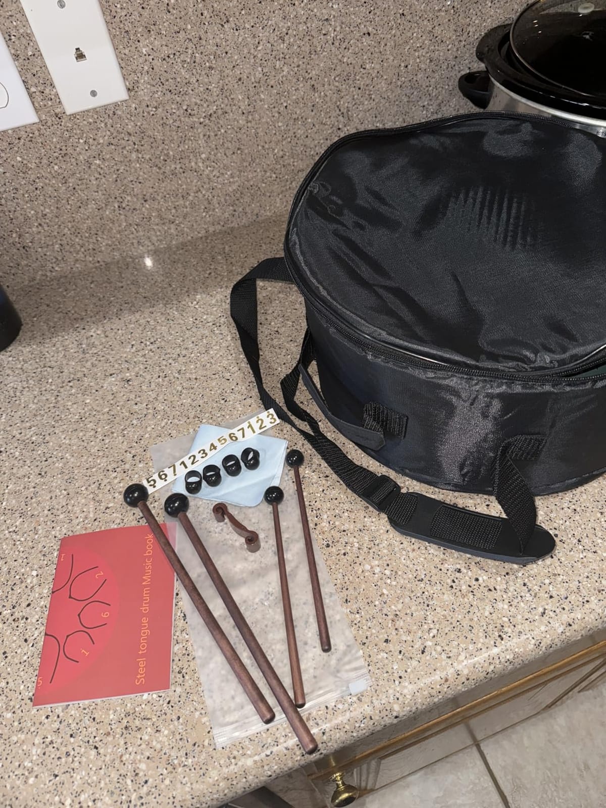 CAHAYA Steel Tongue Drum 12-Inch: 13 Notes Steel Percussion Hand Drum with Music Score Drum Mallets Finger Paddles and Carry Bag for Meditation Entertainment Musical Education Sage Green CY00374-1 customer photo 1