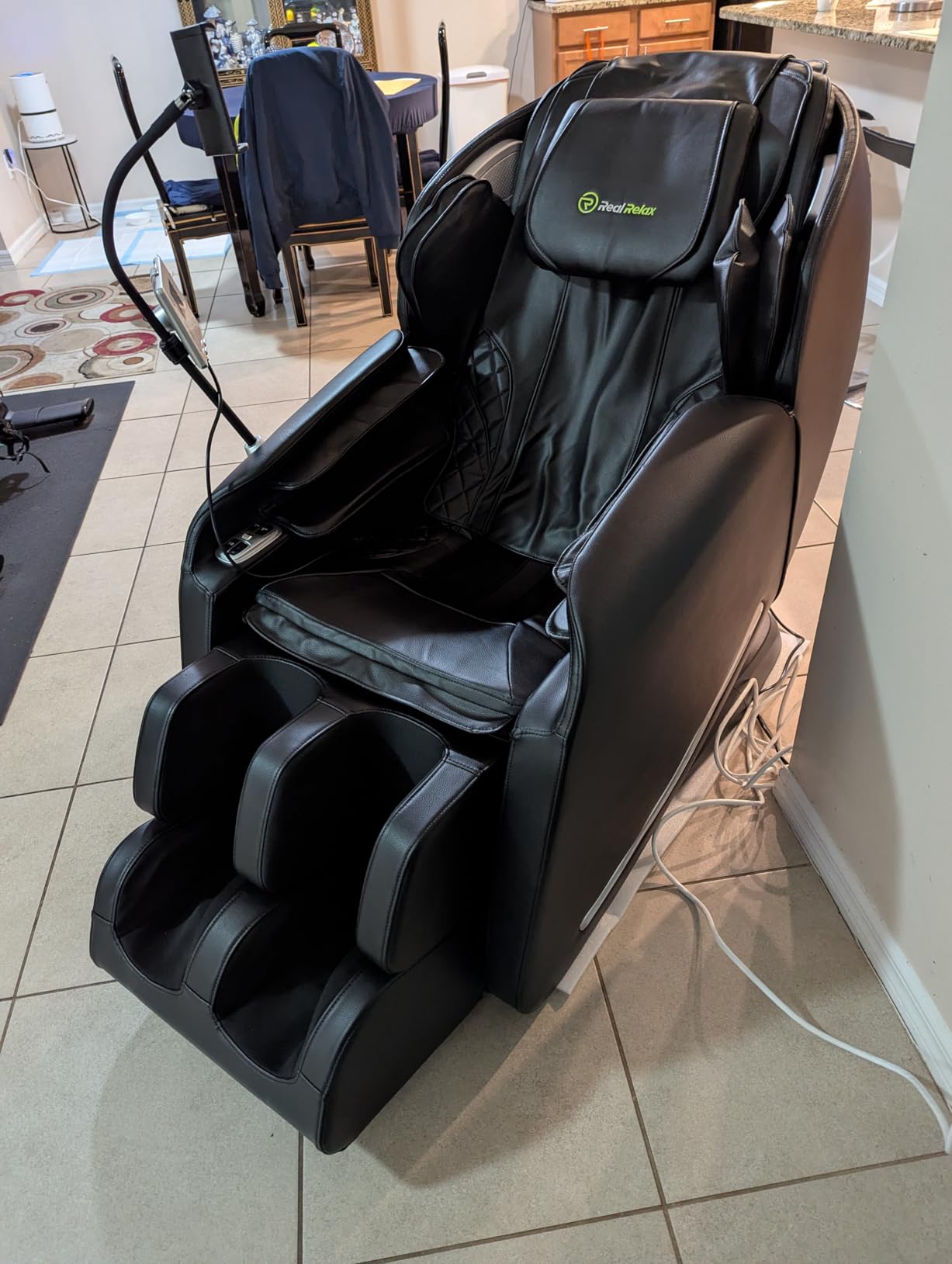 Real Relax Massage Chair Full Body with Unique Phone Controller, Zero Gravity 3D SL-Track Recliner with APP Control, Child Lock,Pause Button, Favor-06, Black customer photo 1