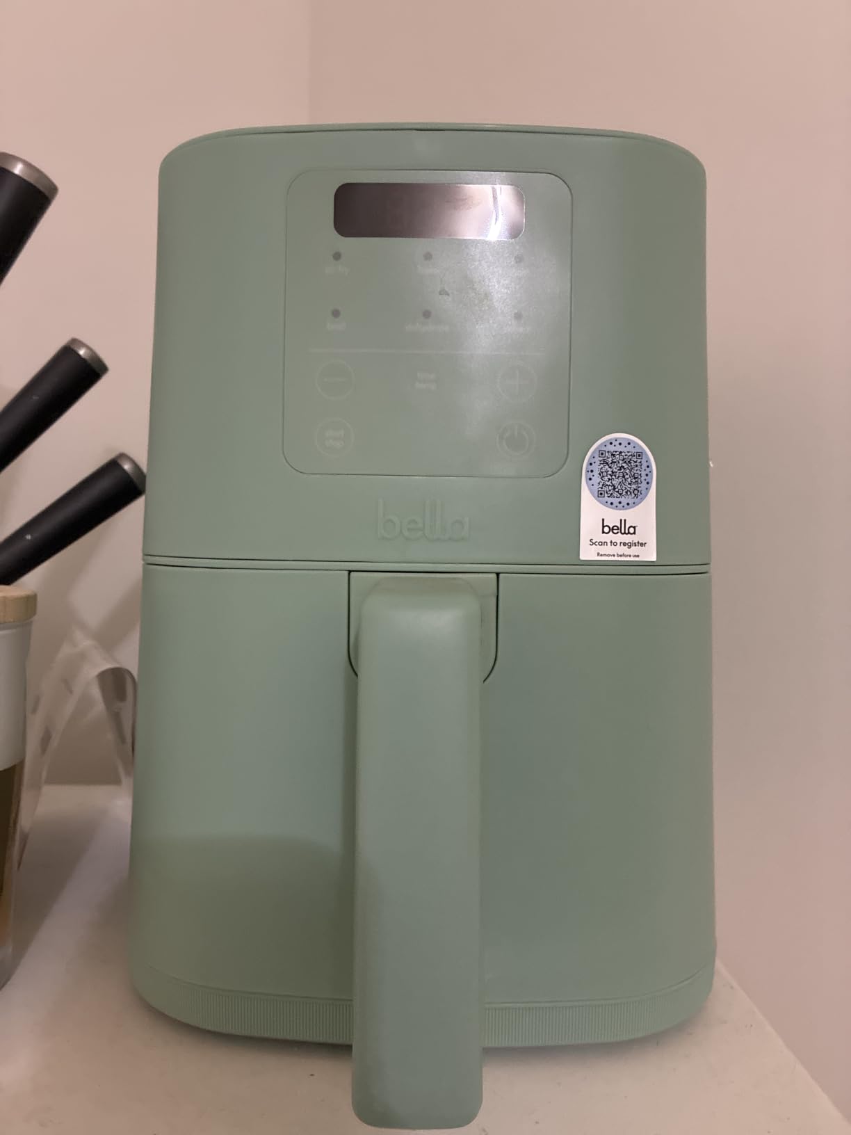 bella Fits-anywhere™ Slim 4qt Air Fryer, Non-Toxic Coating, Oatmilk customer photo 1