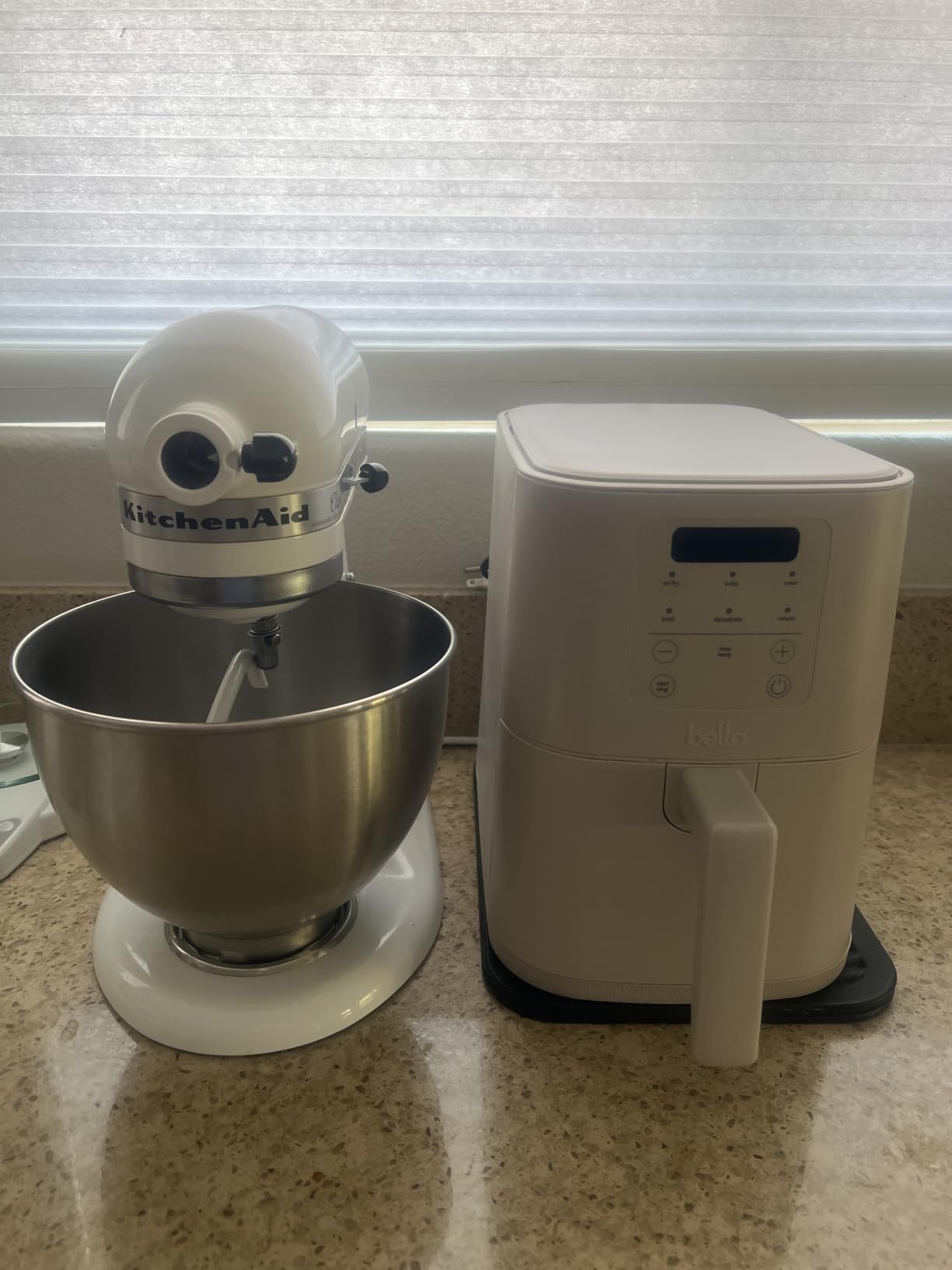 bella Fits-anywhere™ Slim 4qt Air Fryer, Non-Toxic Coating, Oatmilk customer photo 2