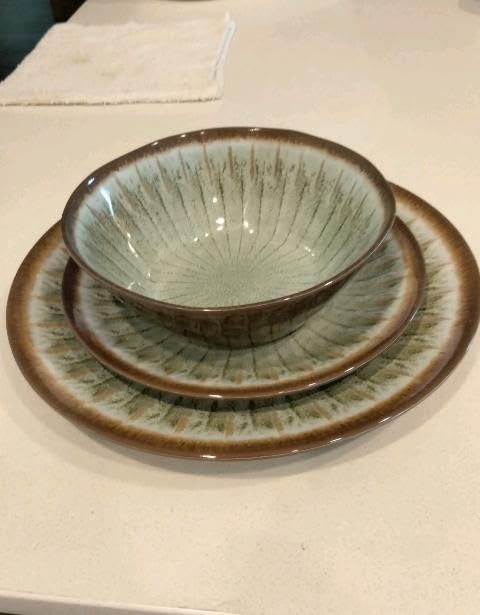 Melamine Dinnerware Sets,12Pcs Plate and Bowl Set,Unbreakable and Lightweight Dish Set,Great for Camping and RV,BPA free,Dishwasher Safe(Sandy Brown) customer photo 1