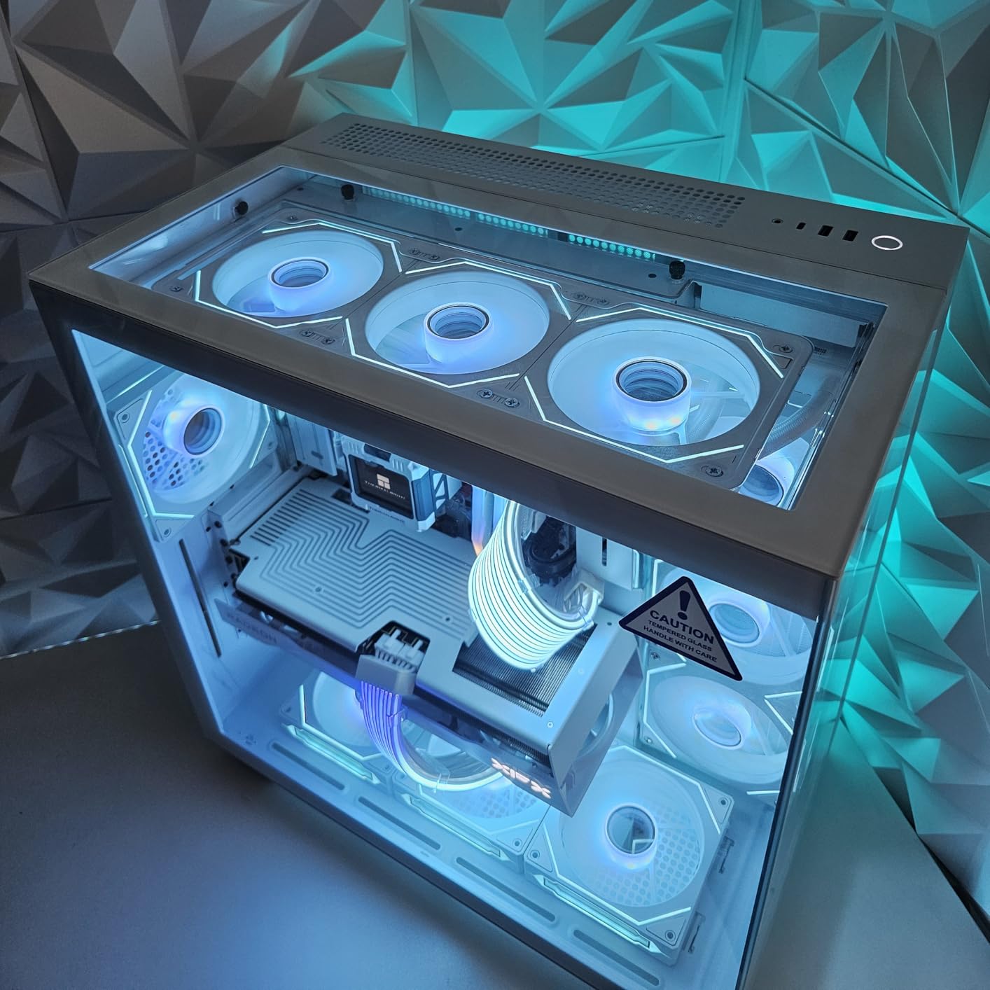 Thermalright FW 360 White ARGB-360mm AIO CPU Liquid Cooler,IPS LCD Screen with 320 * 240 Resolution,for AM4/AM5/Intel LGA1700,‘2.4 inch’Magnet-Absorbent LCD Screen for Images -White customer photo 2