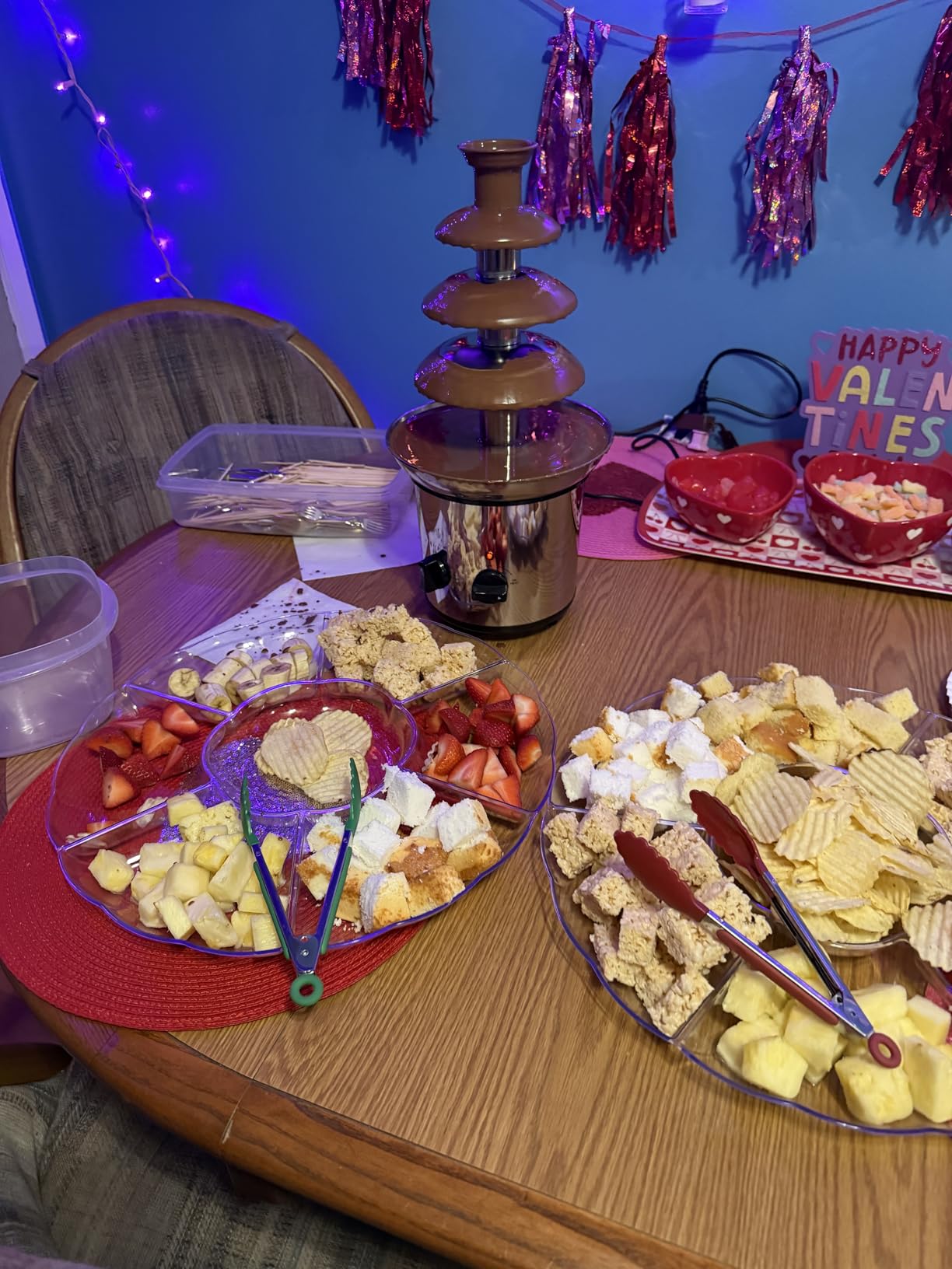 Chocolate Fountain, 4 Tier Chocolate Fondue Fountain Electric Melting Machine for Parties, Nacho Cheese, Ranch, Sauce, Wedding, Chocolate Fountain Machine with 4pcs Stainless Steel Forks(4 LB) customer photo 2