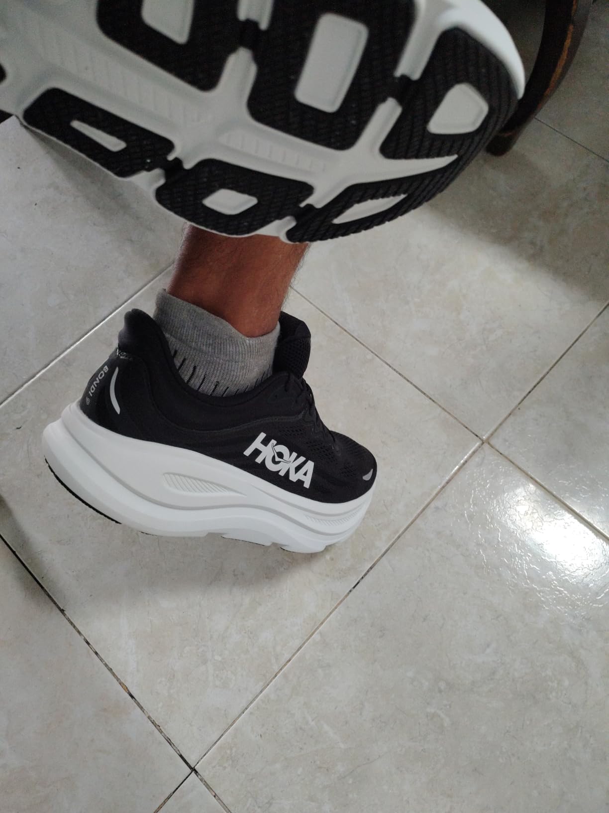 Hoka Men's Bondi 9 customer photo 1