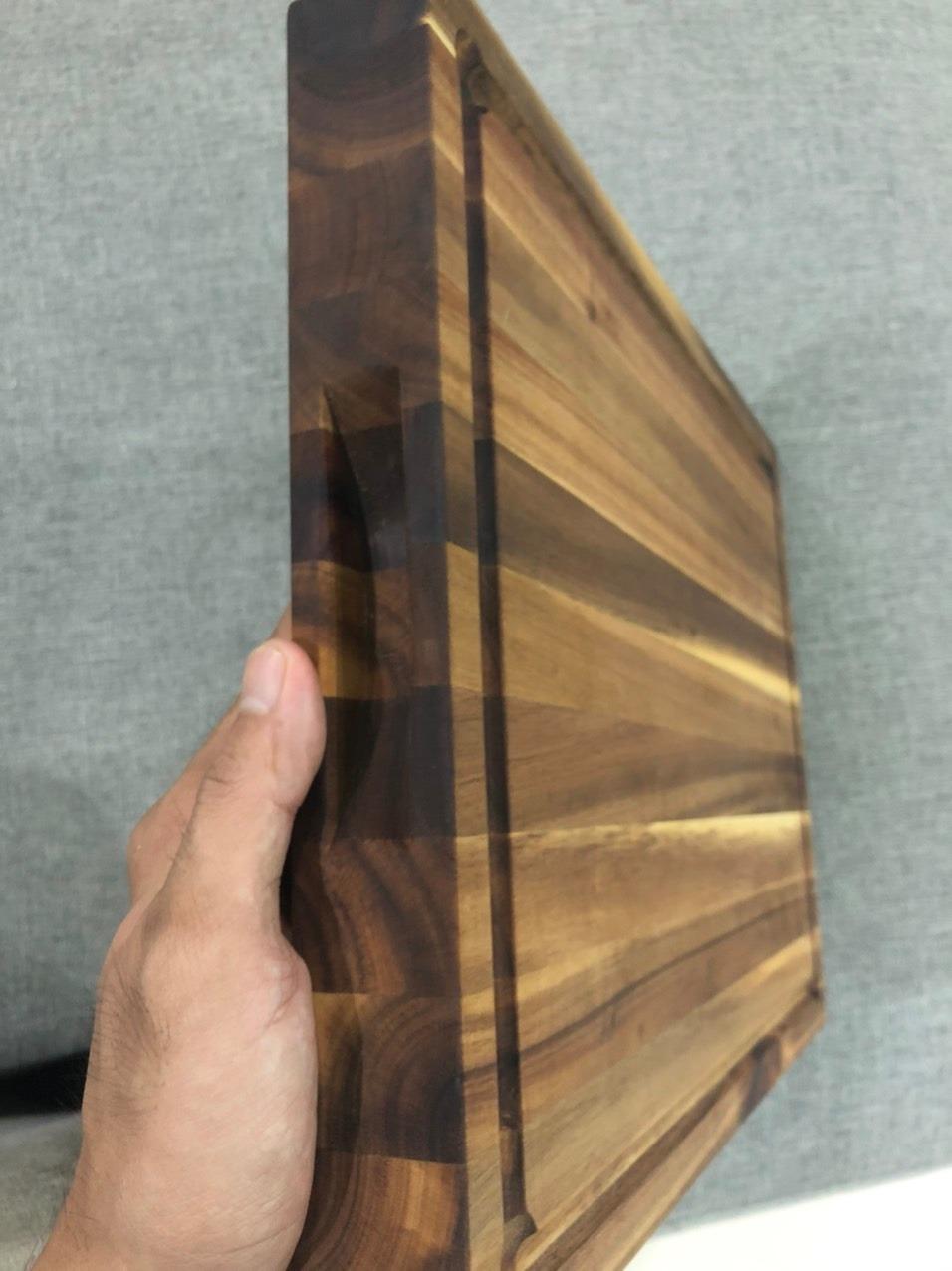XL Acacia Wood Cutting Board (20x15x1.5in) and Wooden Butcher Block, Chopping Board-Reversible Multipurpose For Meat, Cheese Board, Vegetables, Bread with Juice Groove, Cracker Holder & Inner Handles customer photo 1