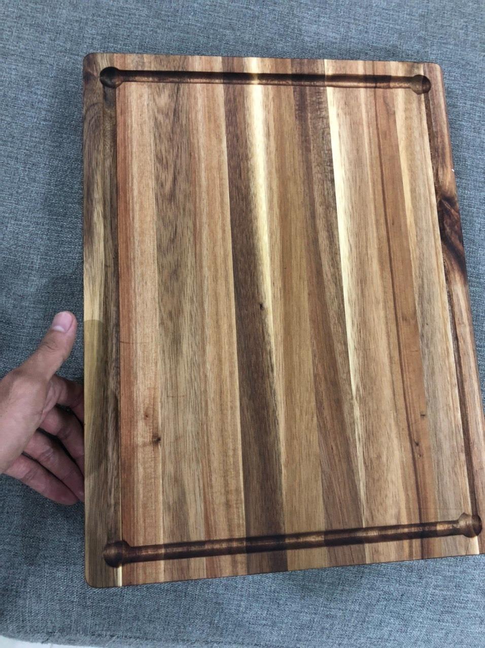 XL Acacia Wood Cutting Board (20x15x1.5in) and Wooden Butcher Block, Chopping Board-Reversible Multipurpose For Meat, Cheese Board, Vegetables, Bread with Juice Groove, Cracker Holder & Inner Handles customer photo 2
