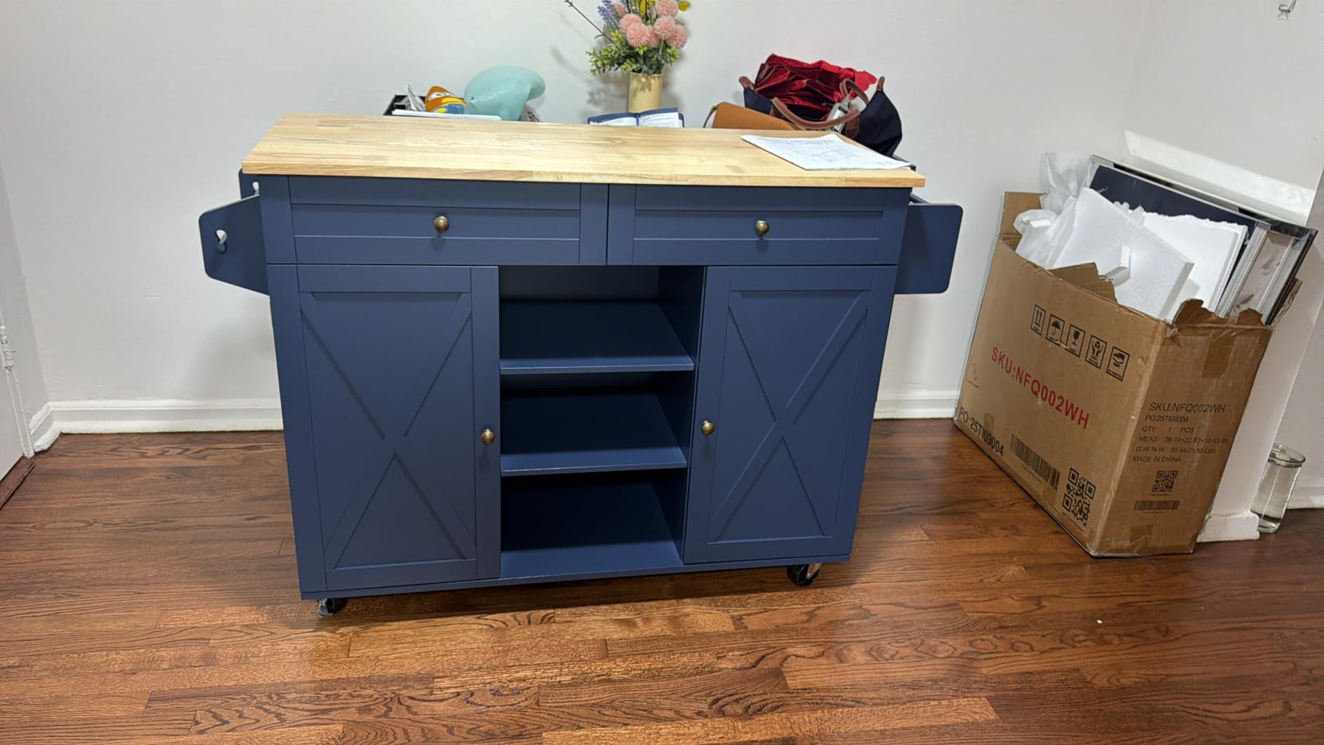 HLR Farmhouse Kitchen Island On Wheels, Navy Blue customer photo 2