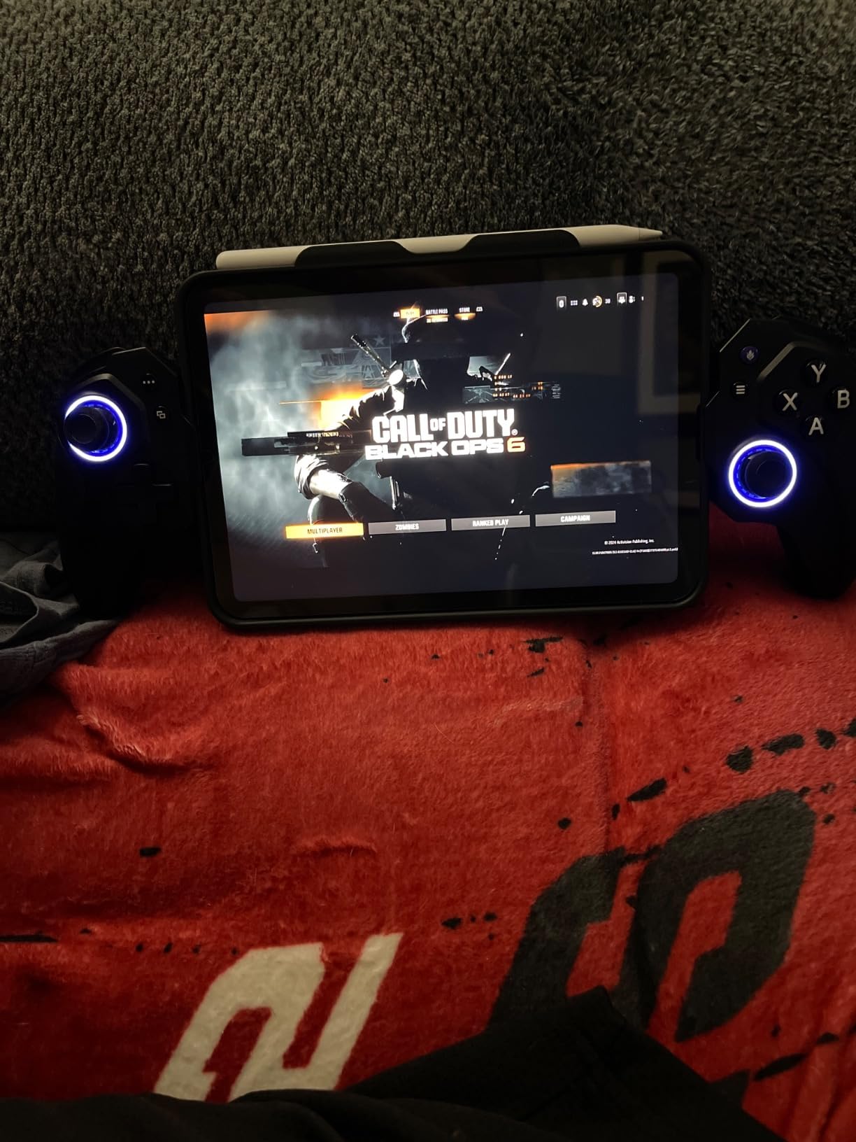 ELO Vagabond Mobile Gaming Controller, Made for iPhone, USB-C, Android customer photo 1