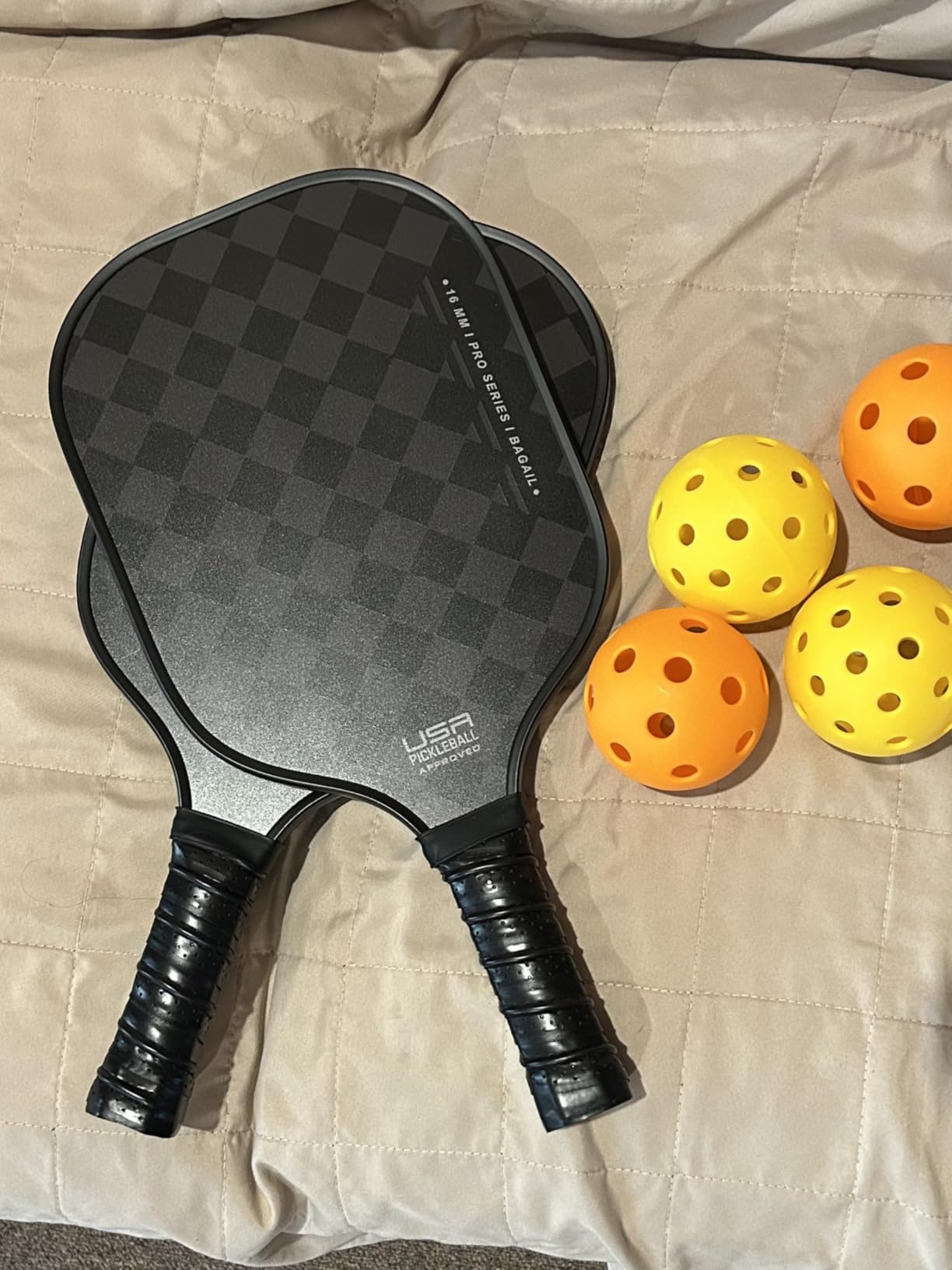 BAGAIL Pickleball Paddles, USAPA Approved Fiberglass Surface Pickleball Set, Lightweight Pickle Ball Rackets with 4 Balls, 1 Bag, Designed in California for Traction and Stability customer photo 2