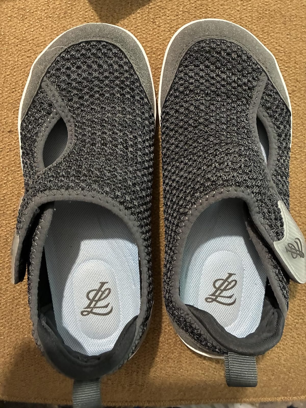 LeIsfIt Wide Toe Box Diabetic Shoes for Women Zero Drop Barefoot Sneakers Breathable Adjustable for Edema Swollen Feet & Seniors customer photo 2