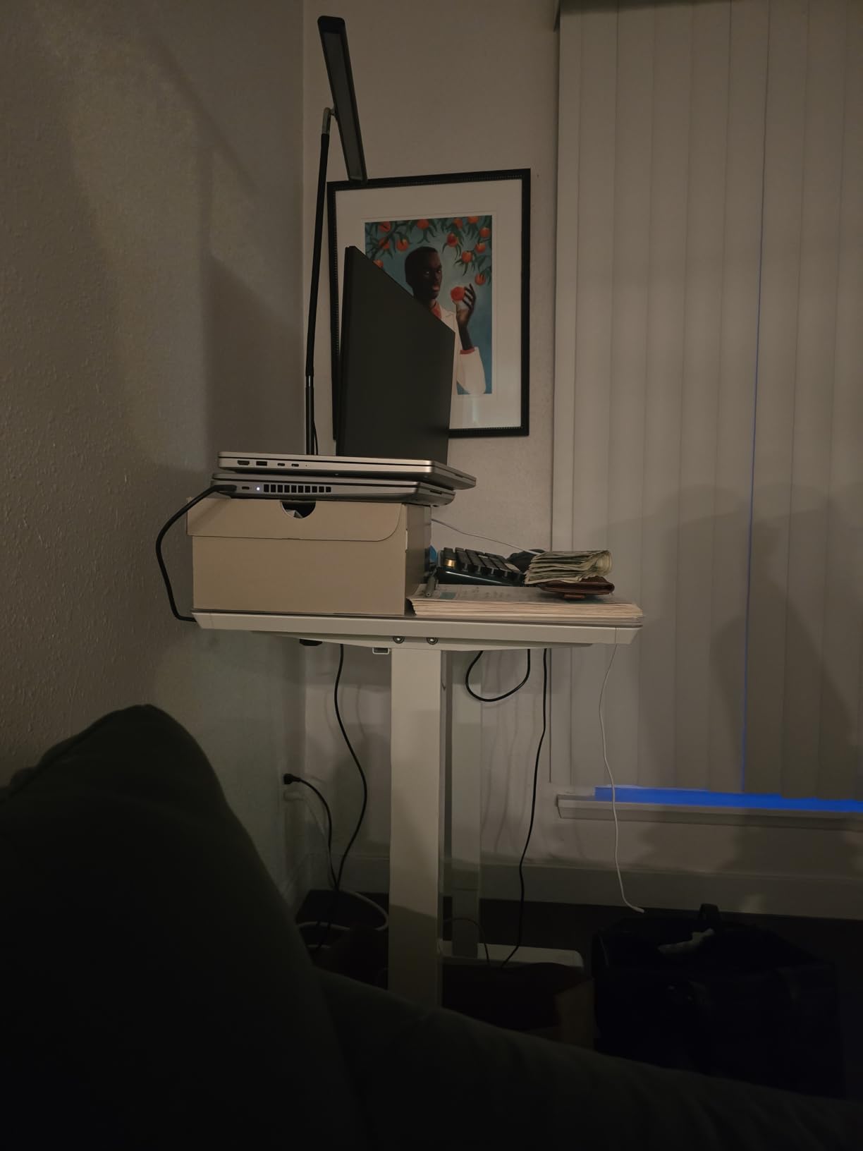 JOY worker Electric Glass Standing Desk, 40