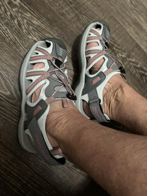 DREAM PAIRS Women's Closed Toe Hiking Sandals customer photo 2