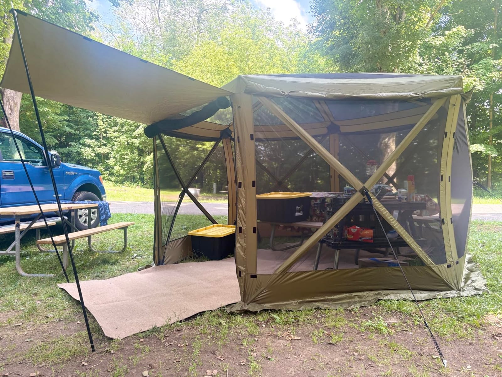 VEVOR Pop Up Gazebo Screen Tent, Pop-Up Instant Gazebo Tents with Mosquito Netting Outdoor Canopy, 6 Sided Sun Shelter 10x10ft with 6 Removable Wind Cloths & 2 Mesh Windows, Pavilion Tent for Patio customer photo 2