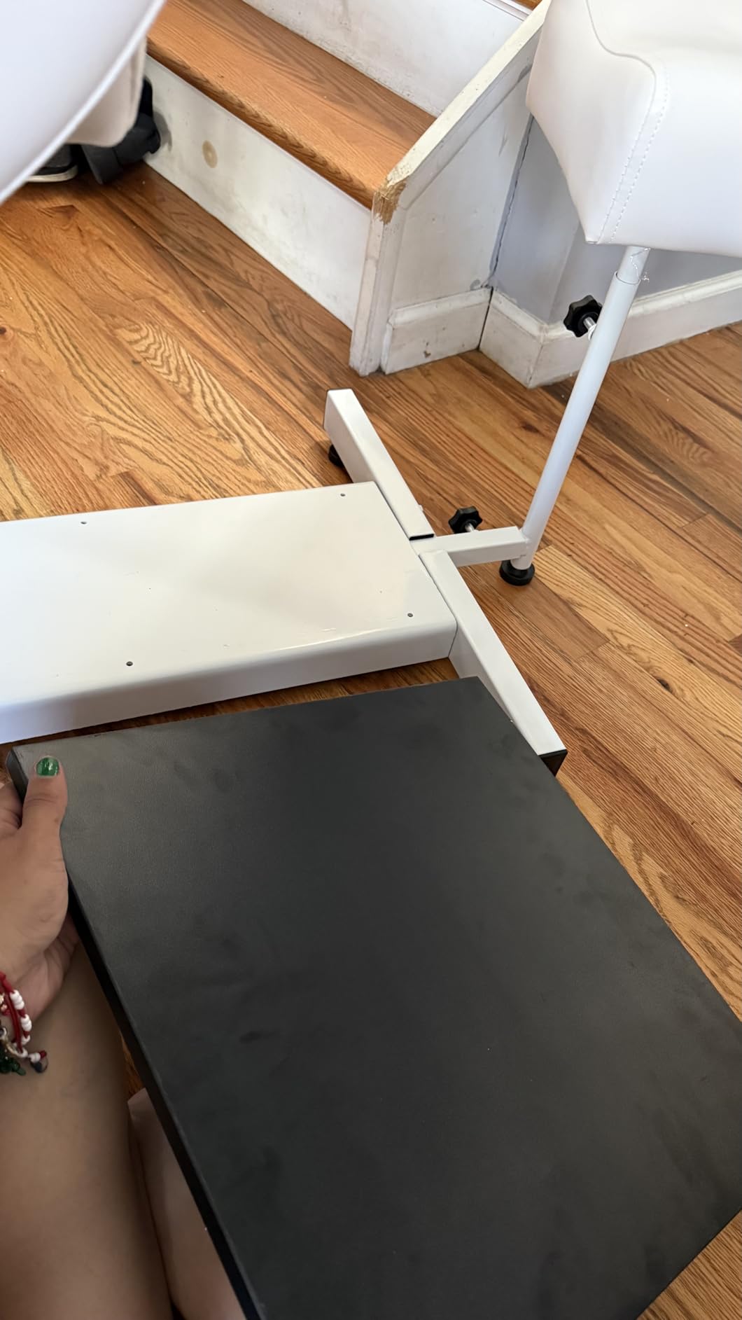 Pedicure Chair with 360 Degree Swivel Stool, Hydraulic Lift Reclining Pedicure Station, Pedicure Chair No Plumbing with Adjustable Footrest for Pedicure Shop,Spa(White-Gold) customer photo 2
