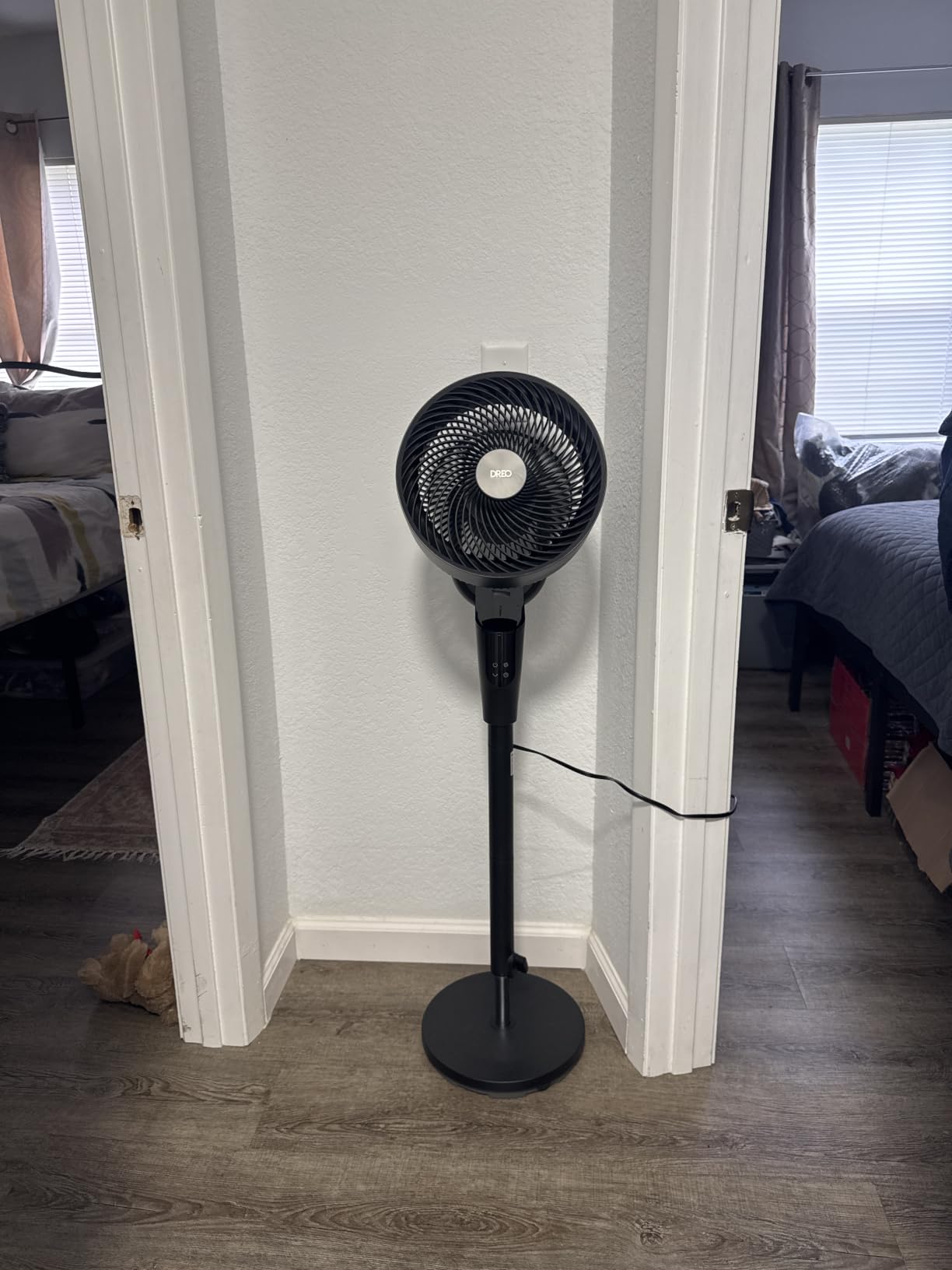 DREO Fan for Bedroom, 2026 Upgraded, 90ft Airflow, Quiet Fan, 90° Oscillating Standing Fan for Whole Room, DC Motor, 8+H Speeds, 3 Modes, 38-42'' Adjustable Height, 8H Timer, 105° Manual Vertical customer photo 2