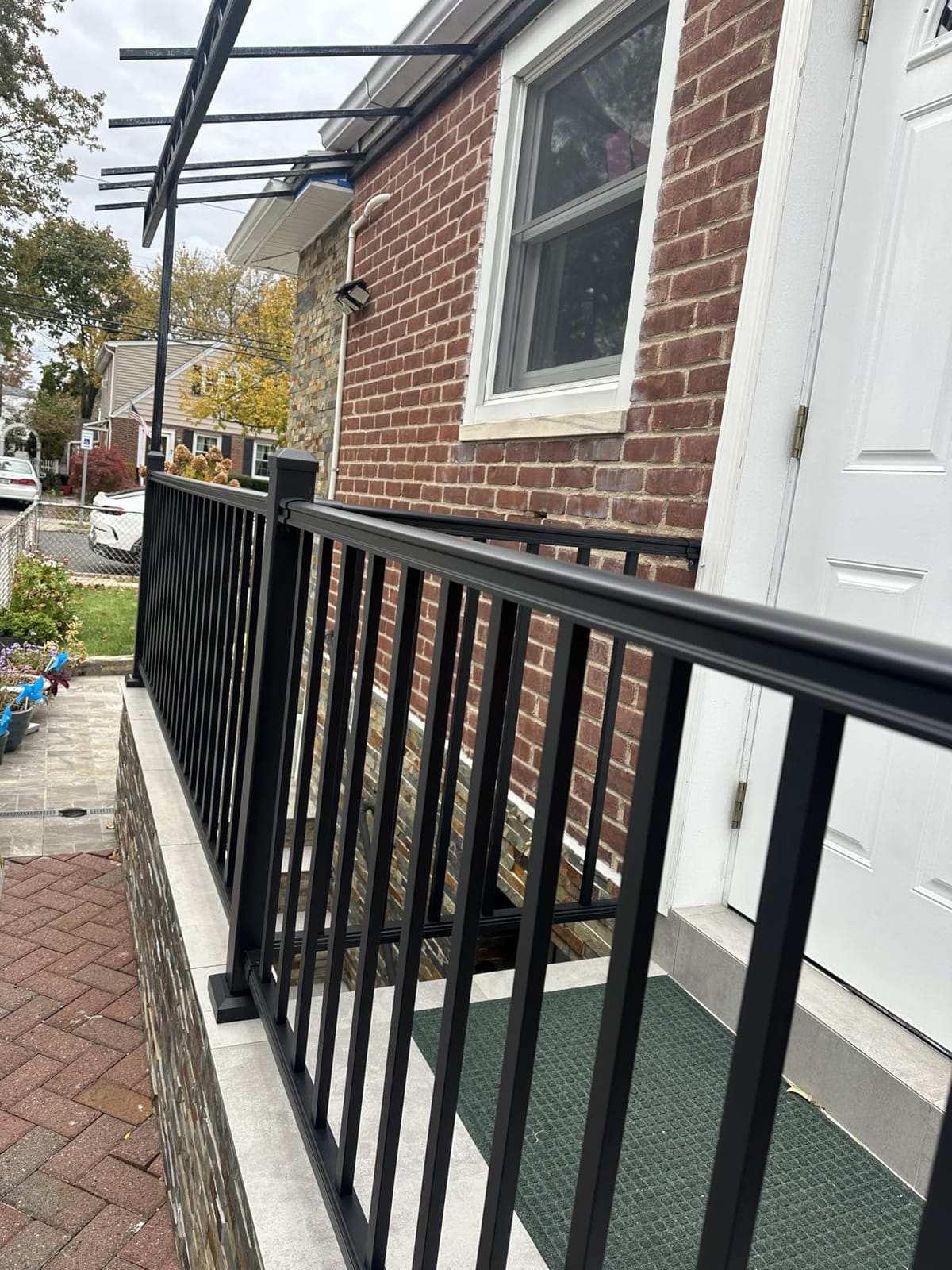 Egadis 1 Pack 36 in x 6 ft Modular Aluminum Porch and Deck Railing Kit customer photo 1