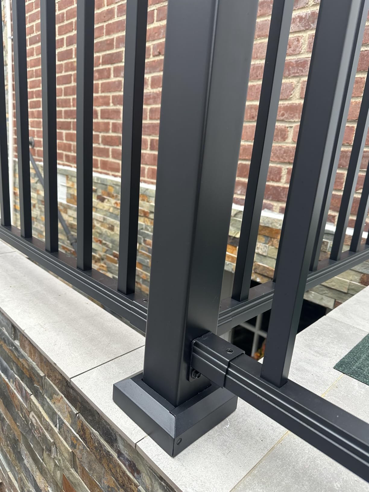 Egadis 1 Pack 36 in x 6 ft Modular Aluminum Porch and Deck Railing Kit customer photo 2
