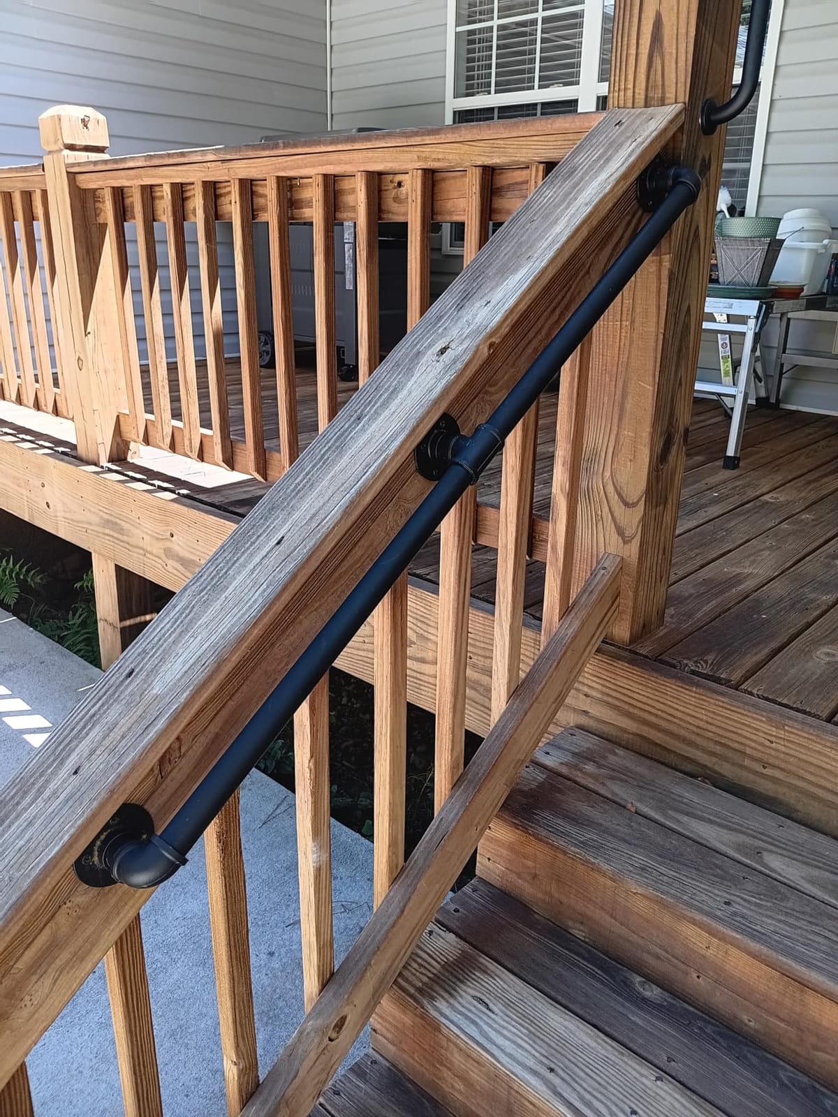 Industrial Pipe Stair Handrail, Wall-Mounted Metal Hand Rail for Indoor & Outdoor Steps, Black Galvanized Iron, Vintage Farmhouse Style, Heavy Duty Support for Stairs & Porch (Black, 5ft) customer photo 1