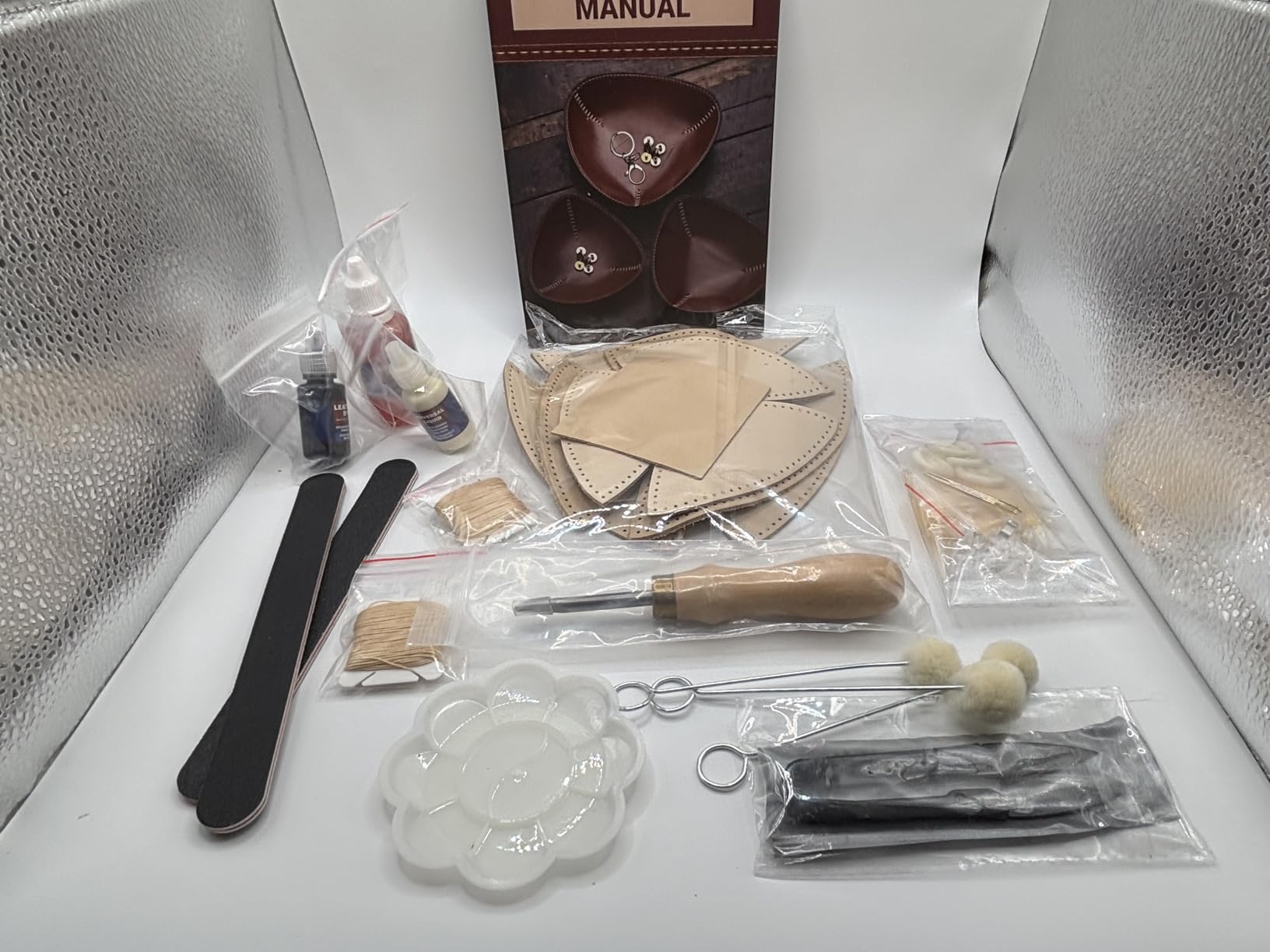 CBHGFEA Leather Crafting Kit, Leather Working Tools Supplies Tooling Kit customer photo 1