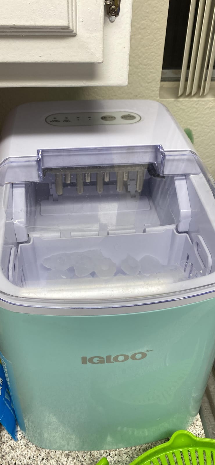Igloo Portable Ice Maker with Scoop - Ice Maker with LED Control Panel & 1.5 Quart Water Tank - Stainless Ice Cube Maker Produces 26 Lbs. of Ice in 24 Hours with 9 Large or Small Cubes in 7 Minutes customer photo 2