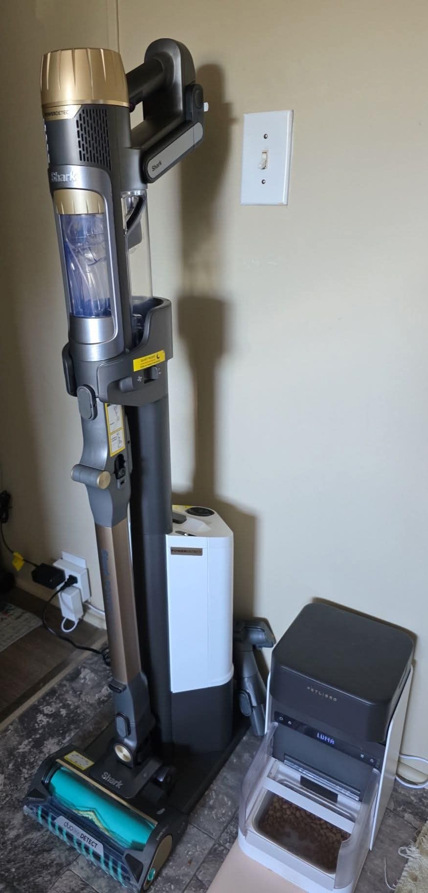 Shark® PowerDetect® Pet Plus Clean & Empty Cordless Stick Vacuum, IP3253 customer photo 1