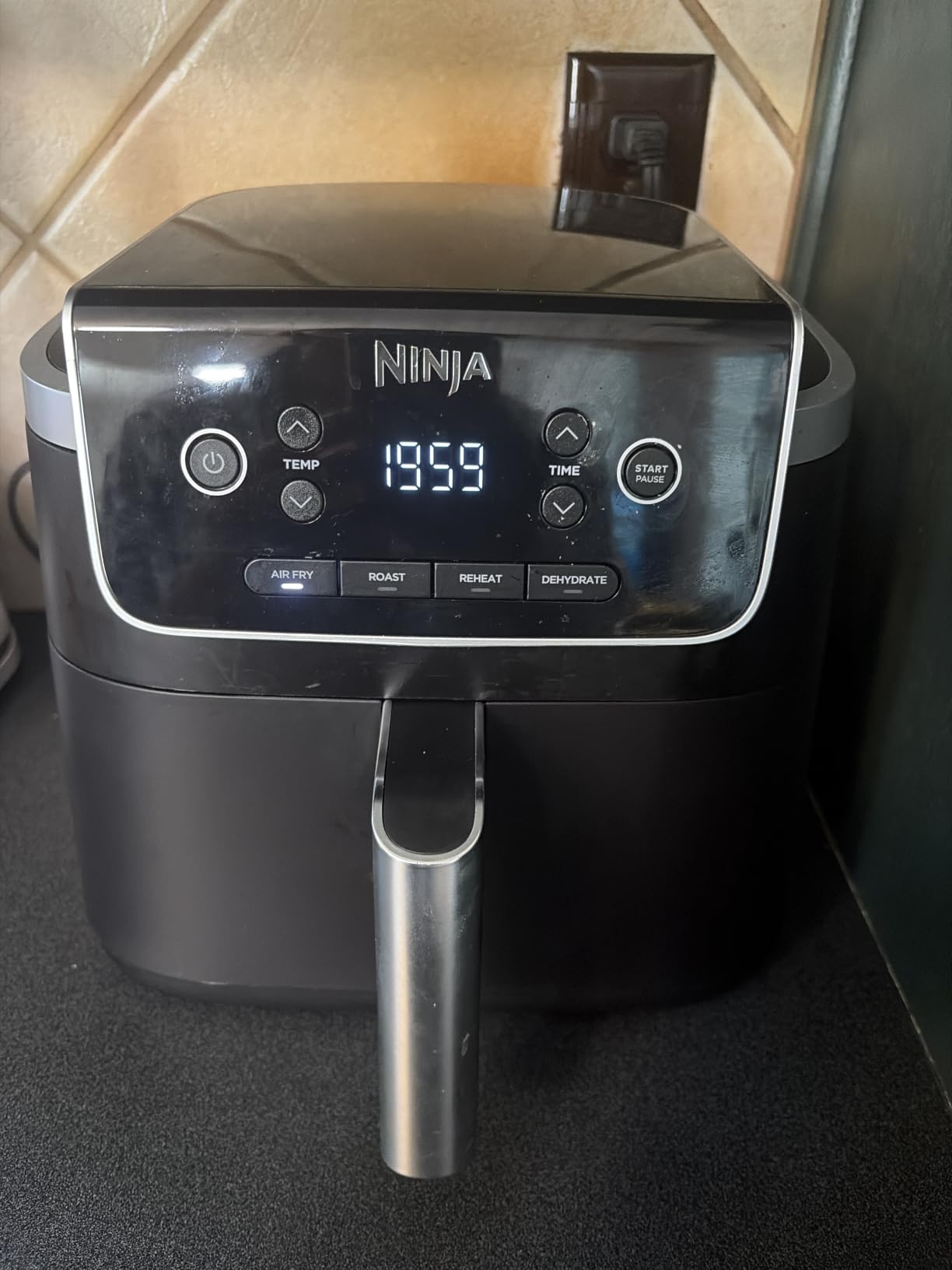 Ninja Air Fryer Pro, 5 Qt, 5-in-1, Grey, AF142 customer photo 2