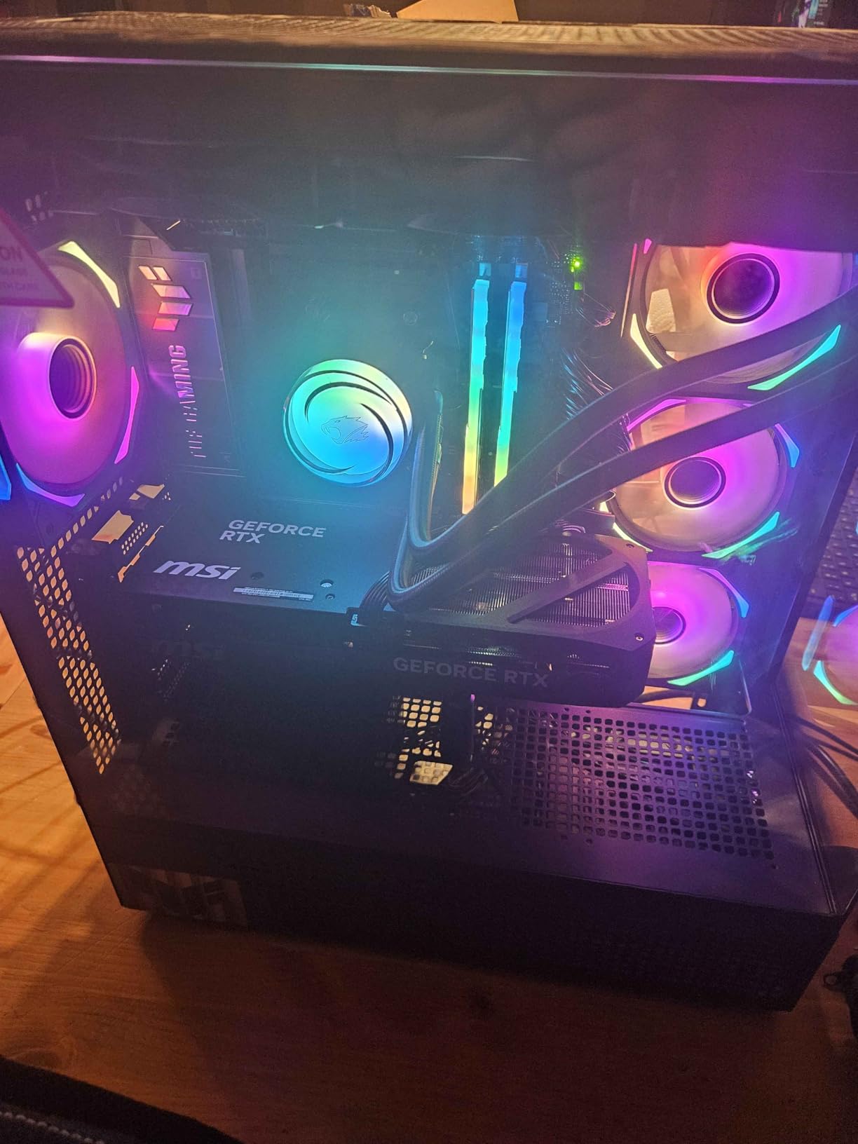 MSI GeForce RTX 5070 Ti 16G Shadow 3X OC — 16GB GDDR7 (28Gbps/256-bit), PCIe 5, Boost: 2482MHz, HDMI 2.1b, DisplayPort 2.1b customer photo 2