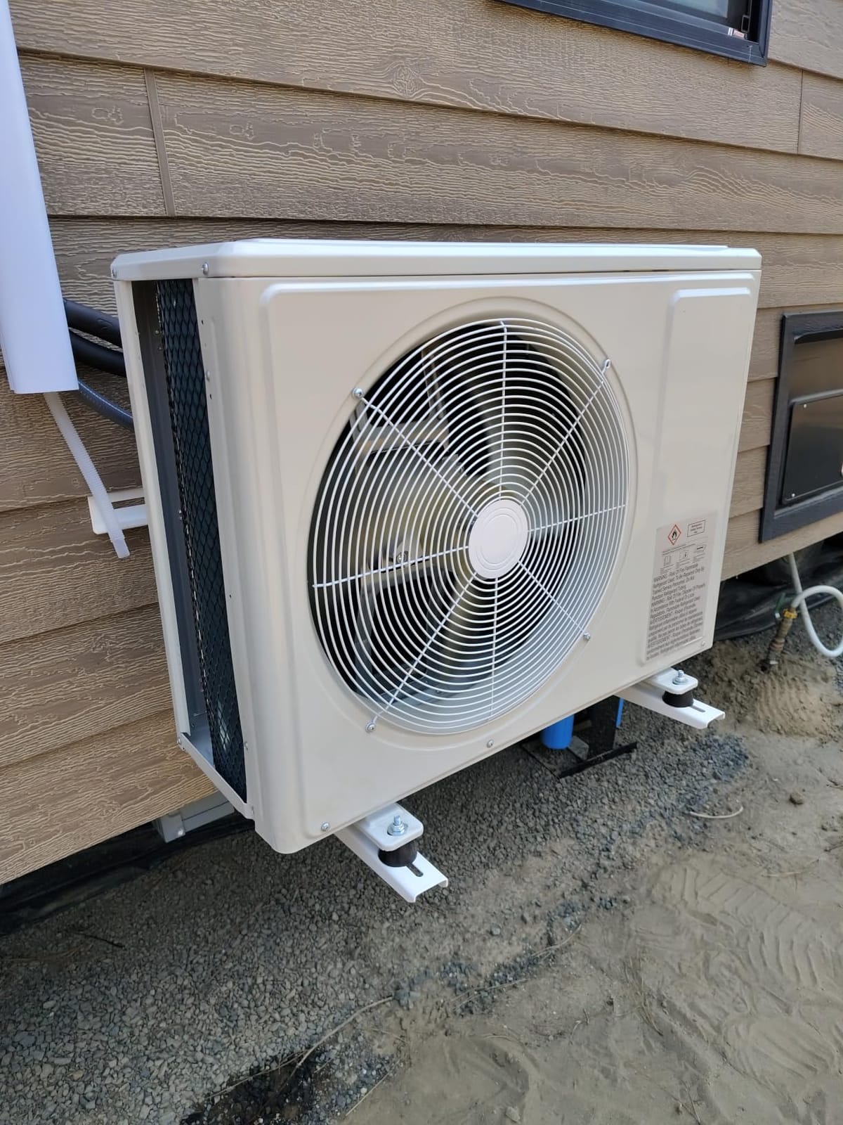 Mountman 12000 BTU Mini Split AC/Heating System,19 SEER2 110/120V Energy Efficient Ductless Inverter System,Cools Up to 750 Sq.Ft with Pre-Charged Condenser,Heat Pump & Installation Kits customer photo 1