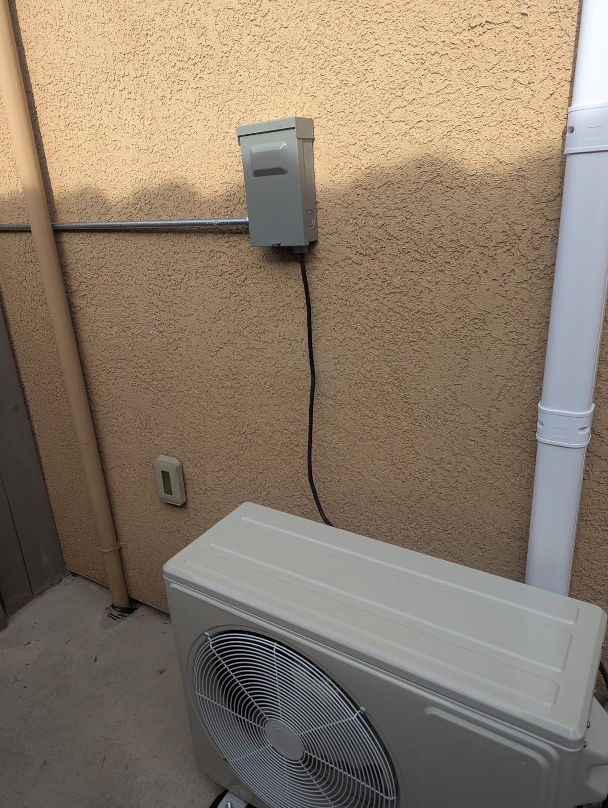 Mountman 12000 BTU Mini Split AC/Heating System,19 SEER2 110/120V Energy Efficient Ductless Inverter System,Cools Up to 750 Sq.Ft with Pre-Charged Condenser,Heat Pump & Installation Kits customer photo 2