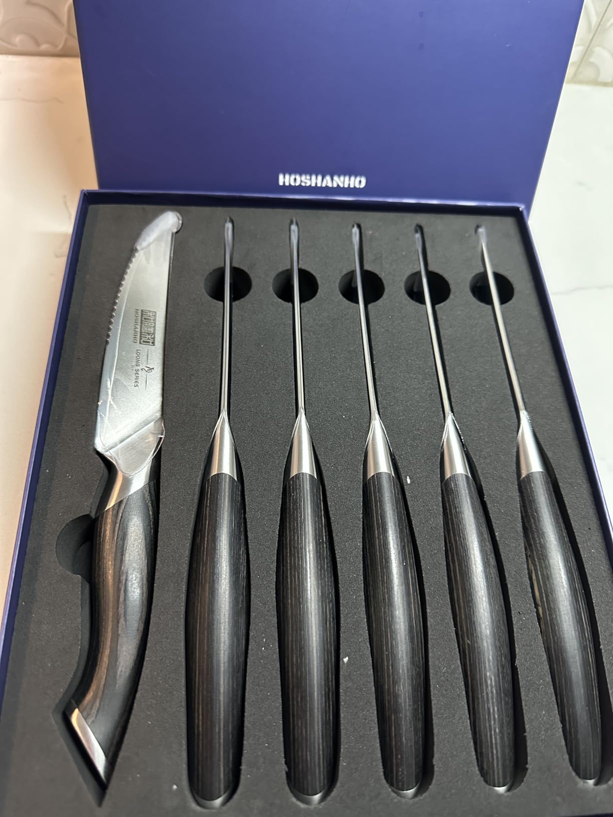HOSHANHO Steak Knives Set of 6 with Block, 4.5 In Serrated Steak Knife Set customer photo 2