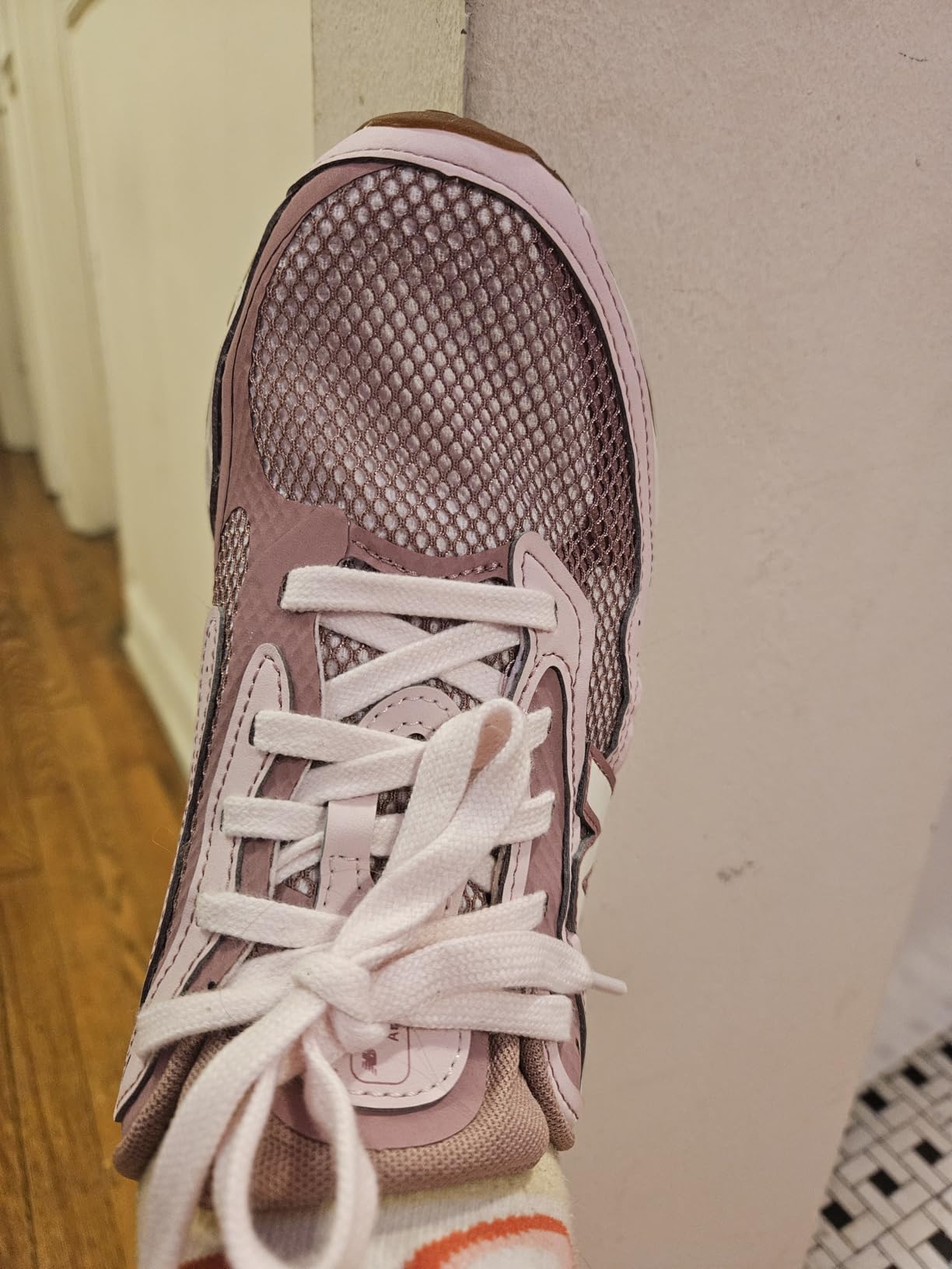 New Balance Women's Fresh Foam Arishi V4 Tiralux customer photo 1