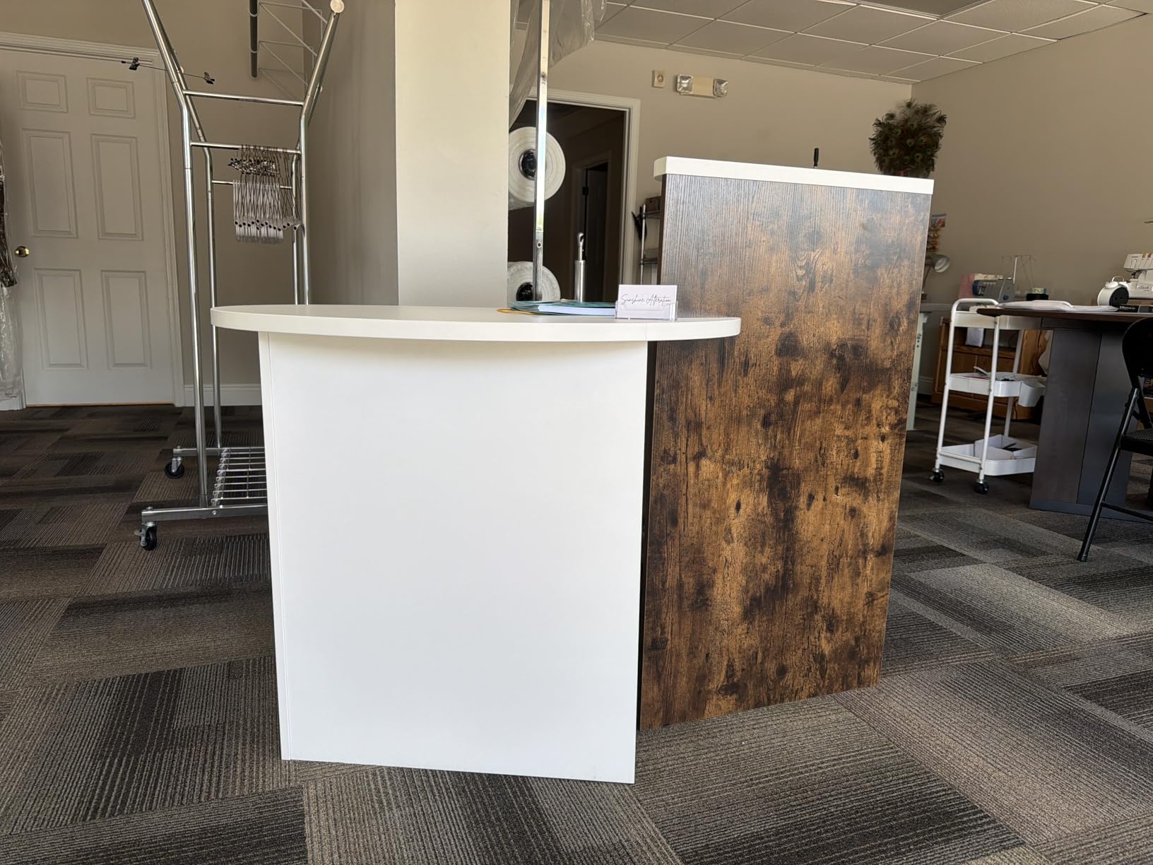 GIANTEX Reception Desk, Front Counter Desk with Lockable Drawer, Checkout Table with Round Tabletop, Corner Shelf & Adjustable Shelf for Office Beauty Salon Retail Store (Brown & White) customer photo 1