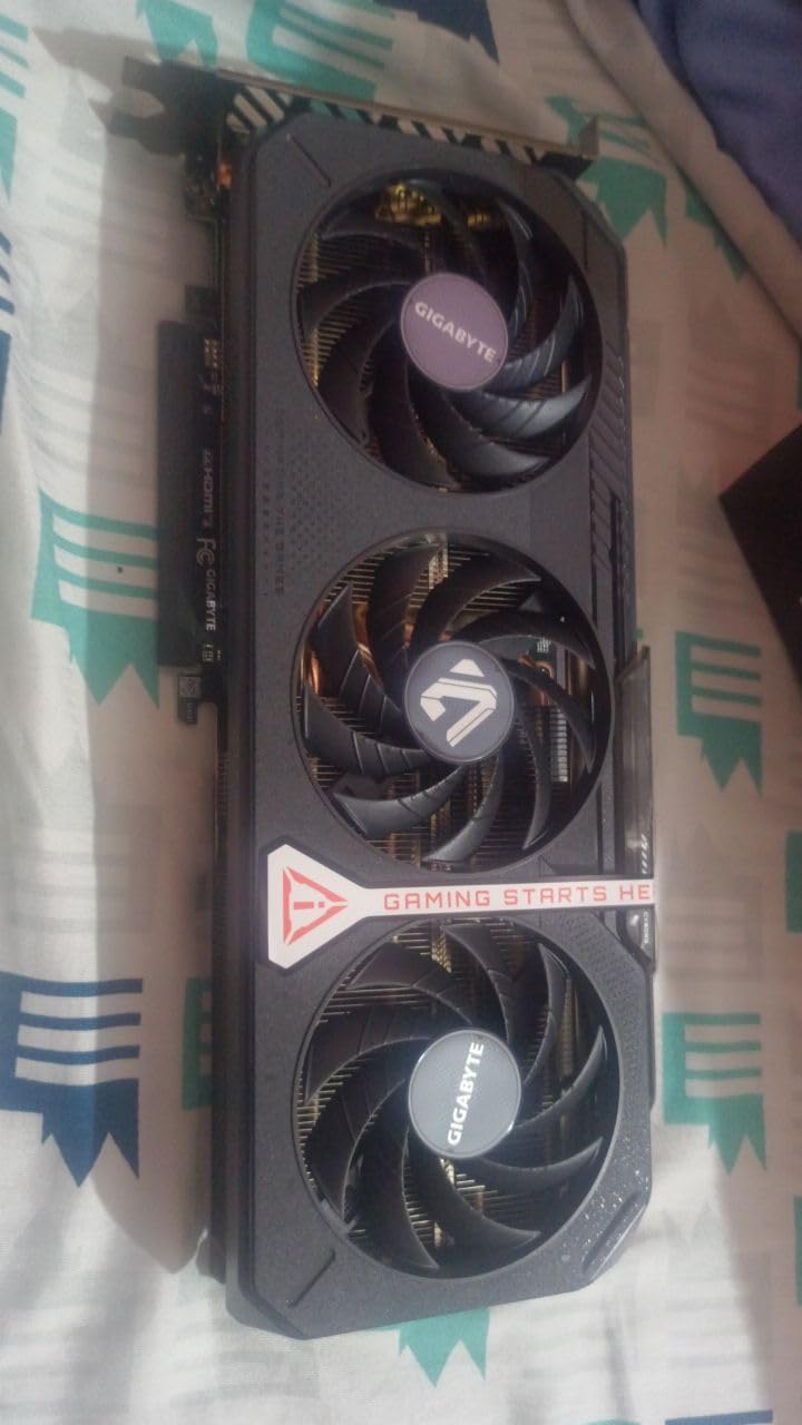 GIGABYTE Radeon RX 9060 XT Gaming OC 8G Graphics Card, PCIe 5.0, 8GB GDDR6, GV-R9060XTGAMING OC-8GD Video Card customer photo 2