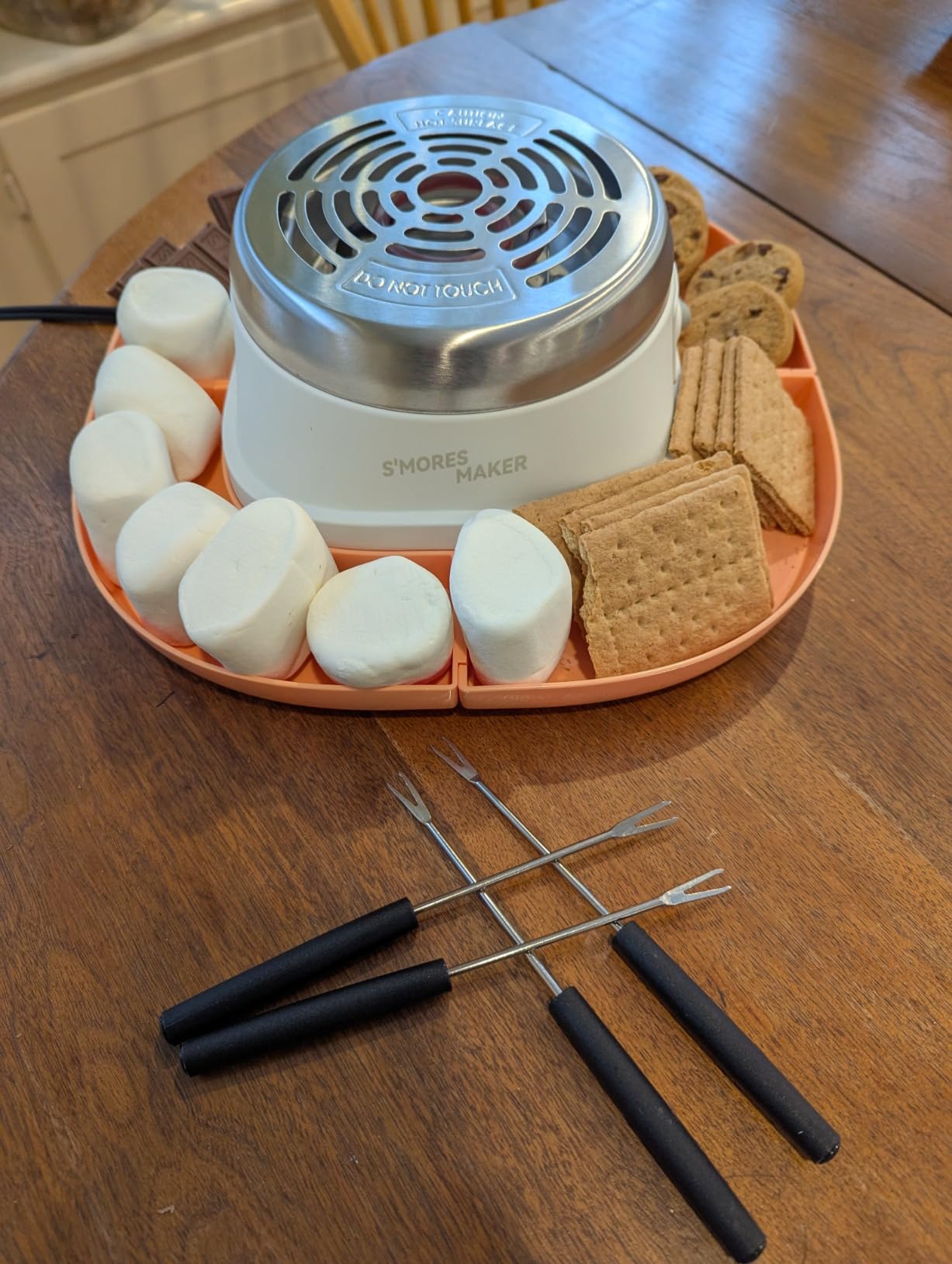 JoyMech Cheese & Chocolate Fondue Machine, Candy Melting Pot for Party, Electric Fondue Pot Set, Chocolate Warmer, Hot Chocolate Maker, 4-Section Food Tray, Brown customer photo 2