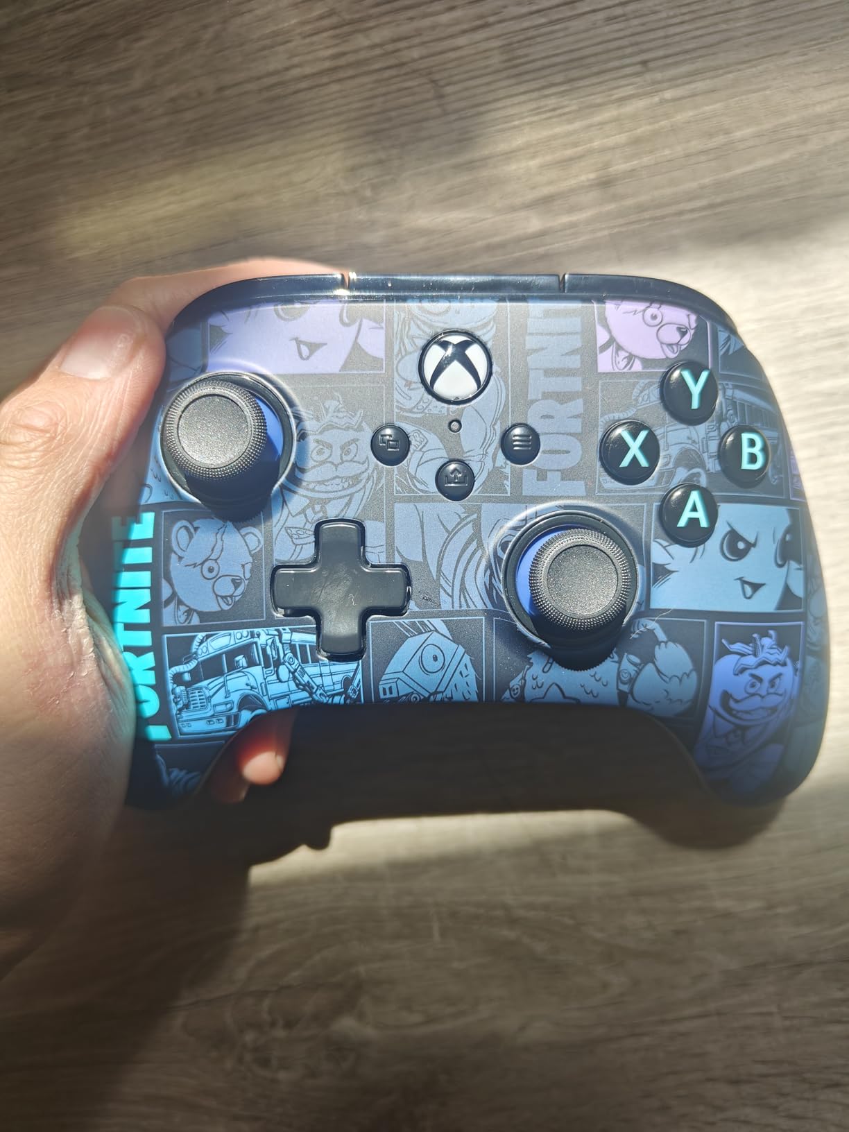 PowerA Advantage Wired Controller for Xbox Series X|S - Arctic Ice, gamepad, hall effect thumbsticks, gaming controller, USB-C, Works with Xbox One, Officially Licensed customer photo 1