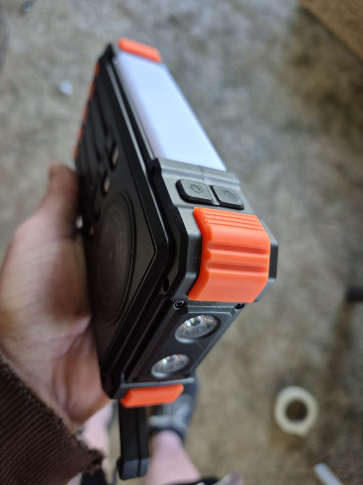 BLAVOR Solar Power Bank with Hand Crank and Built-in 4 Cables 20000mAh customer photo 2