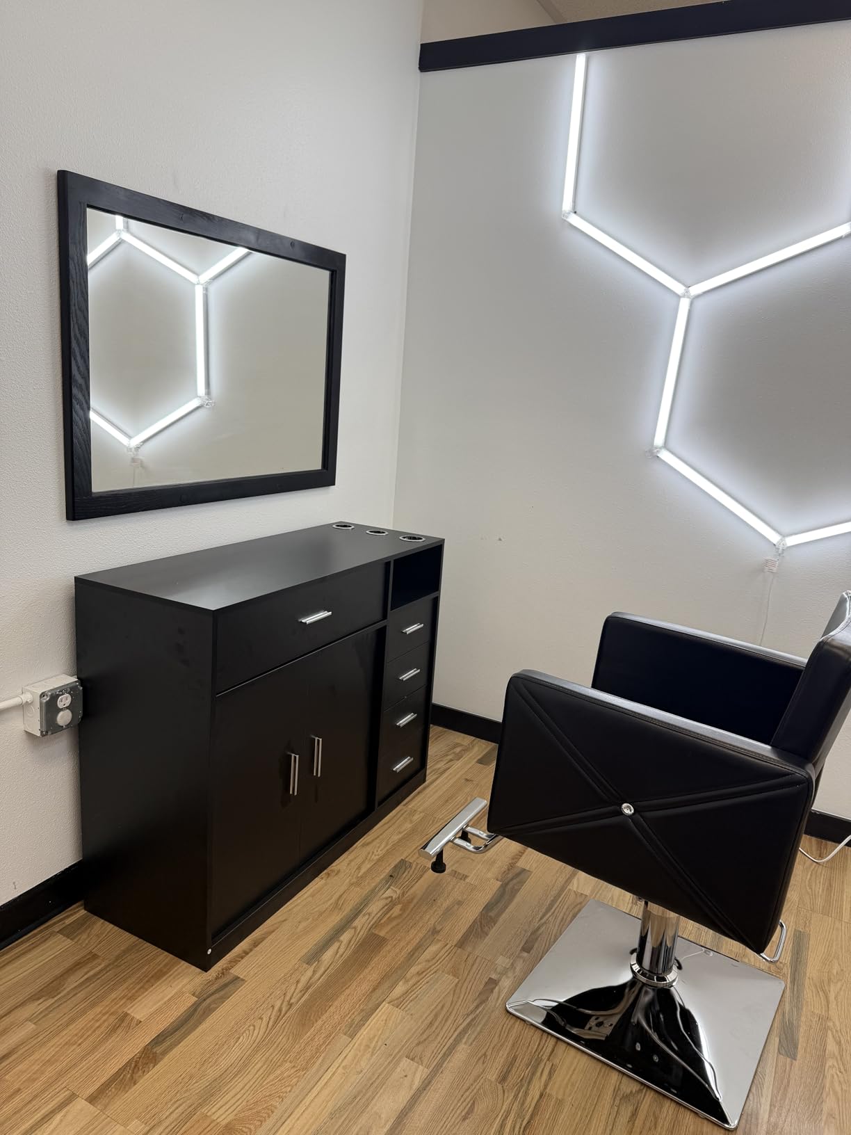 Artist hand Hair Salon Chair Black and Gold, Hydraulic Styling Chair customer photo 2