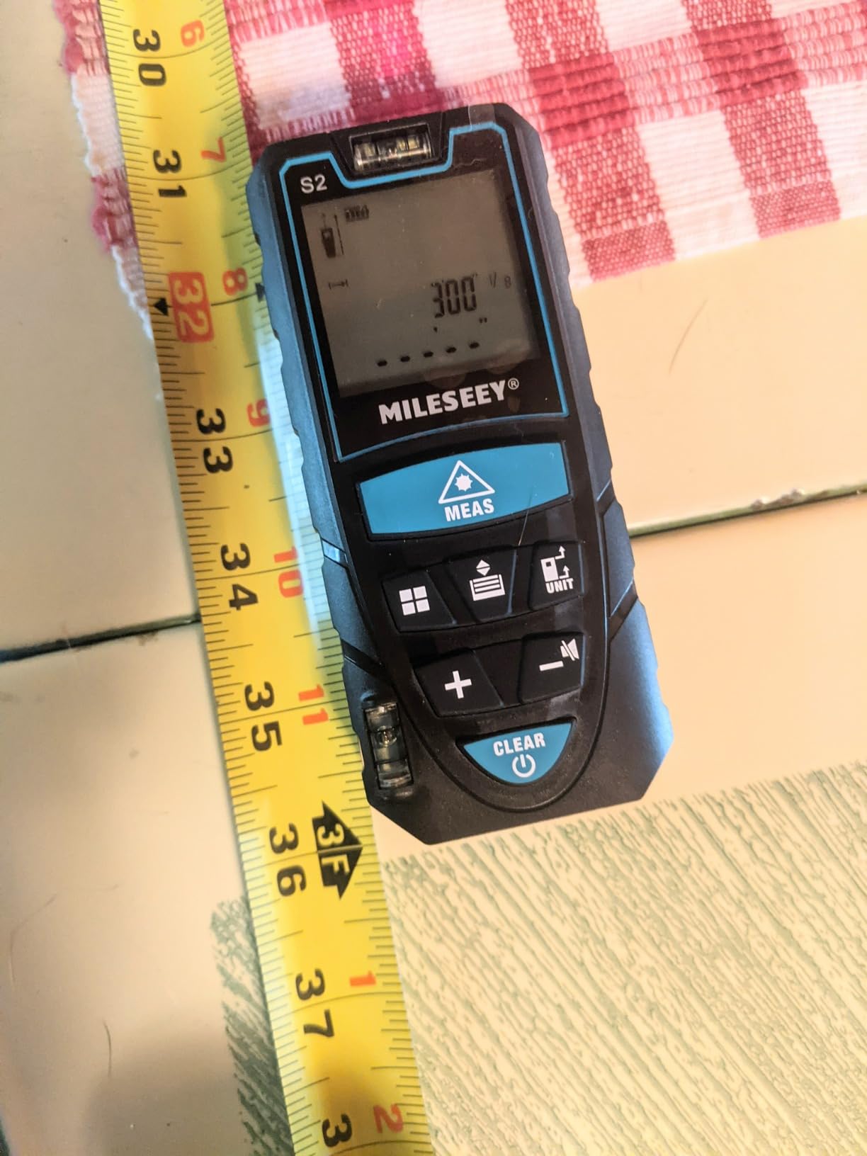 Laser Measure,RockSeed Digital Laser Distance Meter with 2 Bubble Levels,Portable M/in/Ft Unit Switching Backlit LCD and Measuring Distance/Area/Volume/Pythagorean customer photo 1