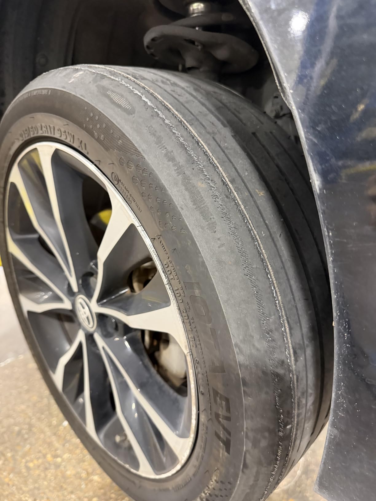 Accelera Iota EVT 245/40ZR19 98Y XL All Season High Performance Tire customer photo 1