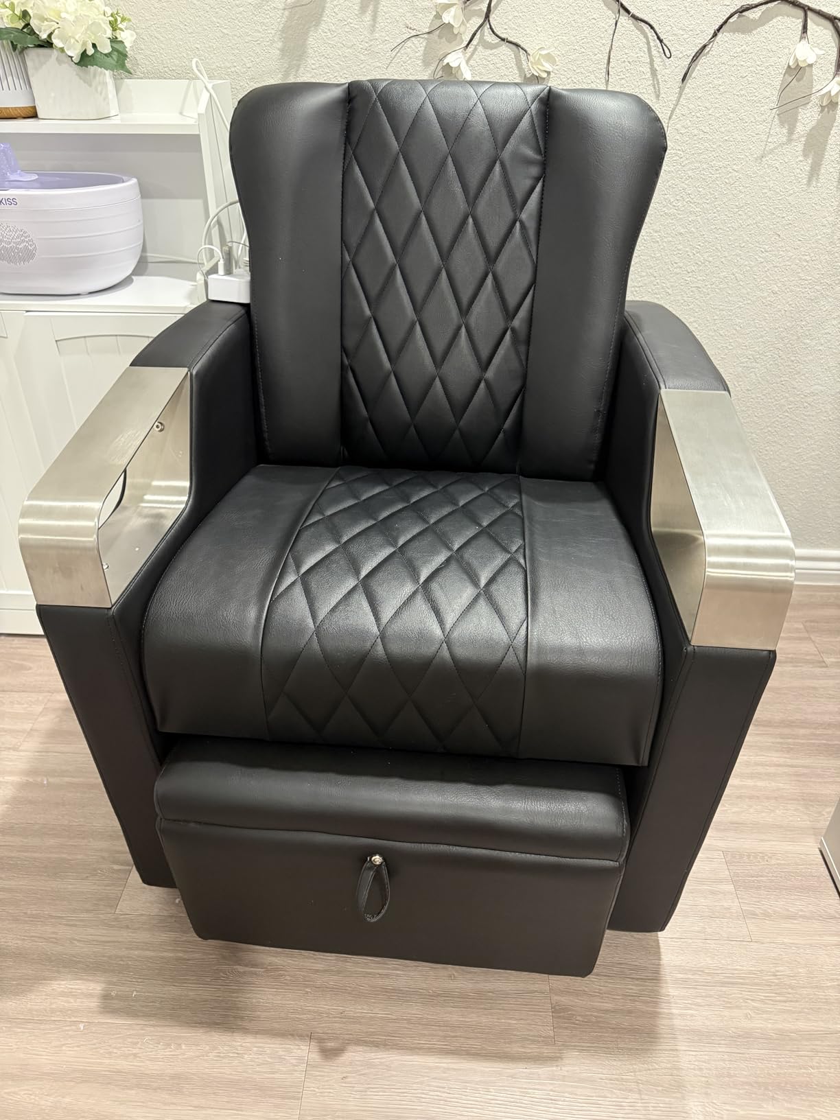 OmySalon Electric Pedicure Chair Pedi Station w/Adjustable Backrest, Movable Hand Pillow & Hidden Storage Platform, No-Plumbing Full-Floor Support for Professional Nail Tech Supplies Spa Salon (Black) customer photo 2