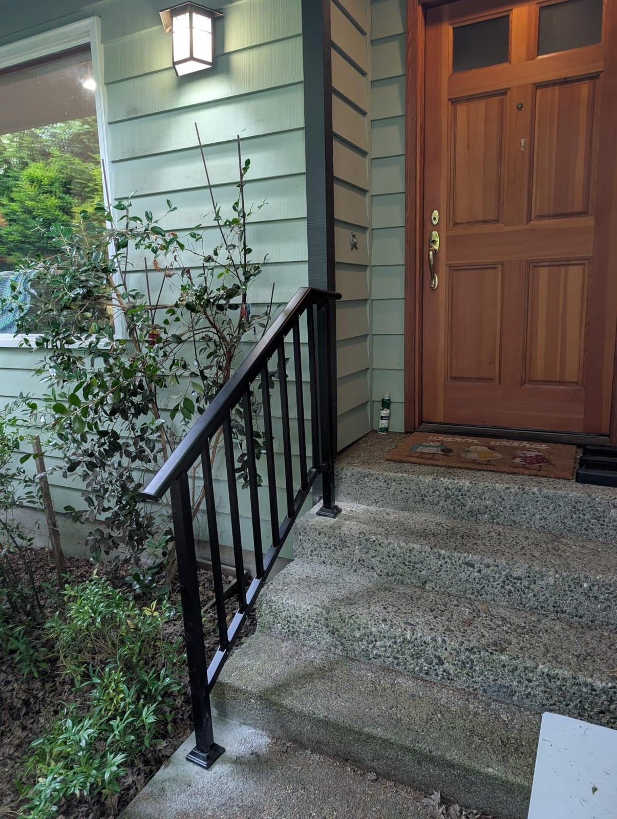 VIVOHOME 4-Step Hand Rails for Outdoor Steps, Straight-Oval and Balusters customer photo 1