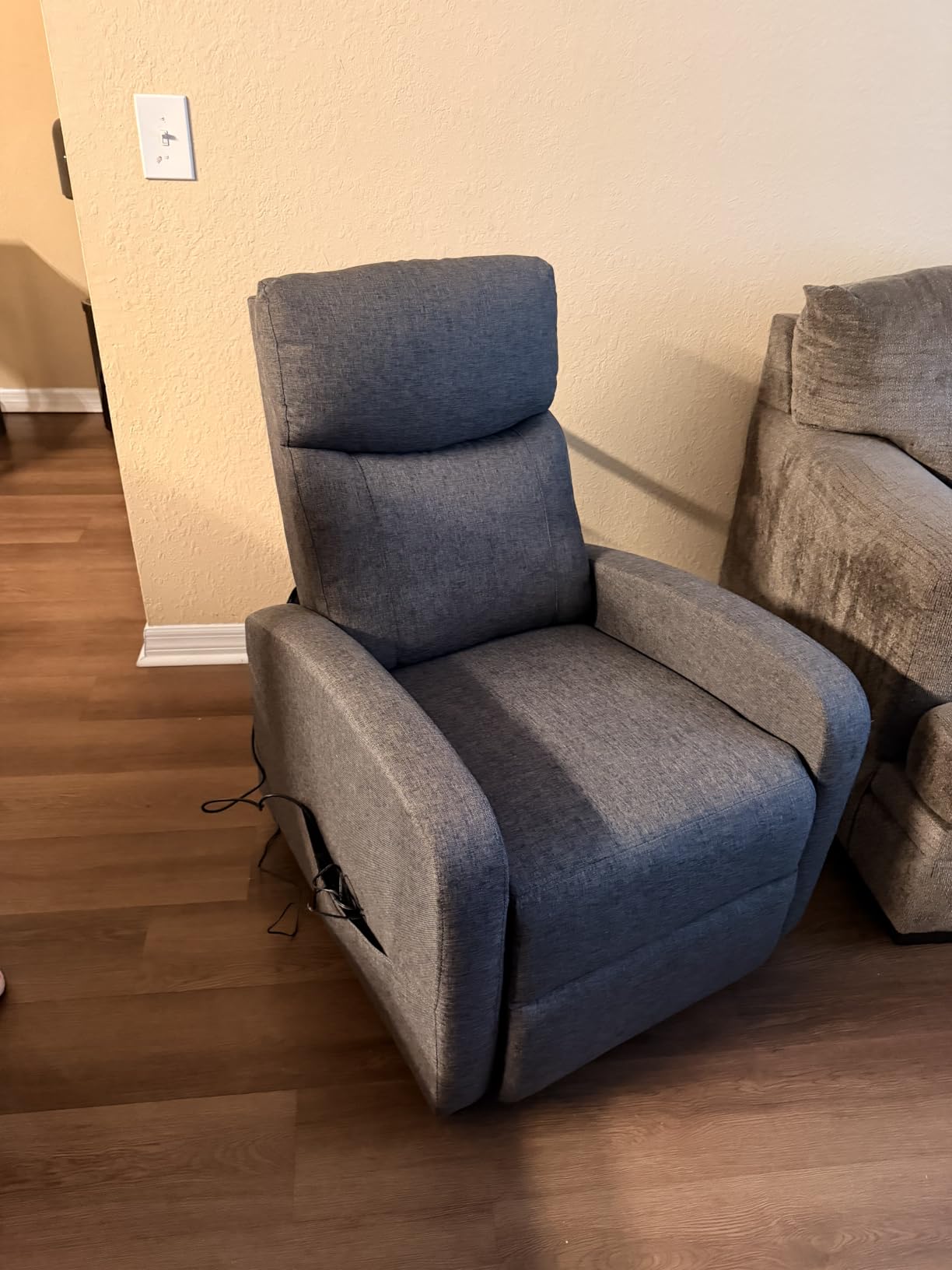 Sweetcrispy Massage Recliner Chair for Adults, Adjustable Home Theater Seating with Lumbar Support for Living Room, Modern Fabric Reclining for Small Space, Grey customer photo 1