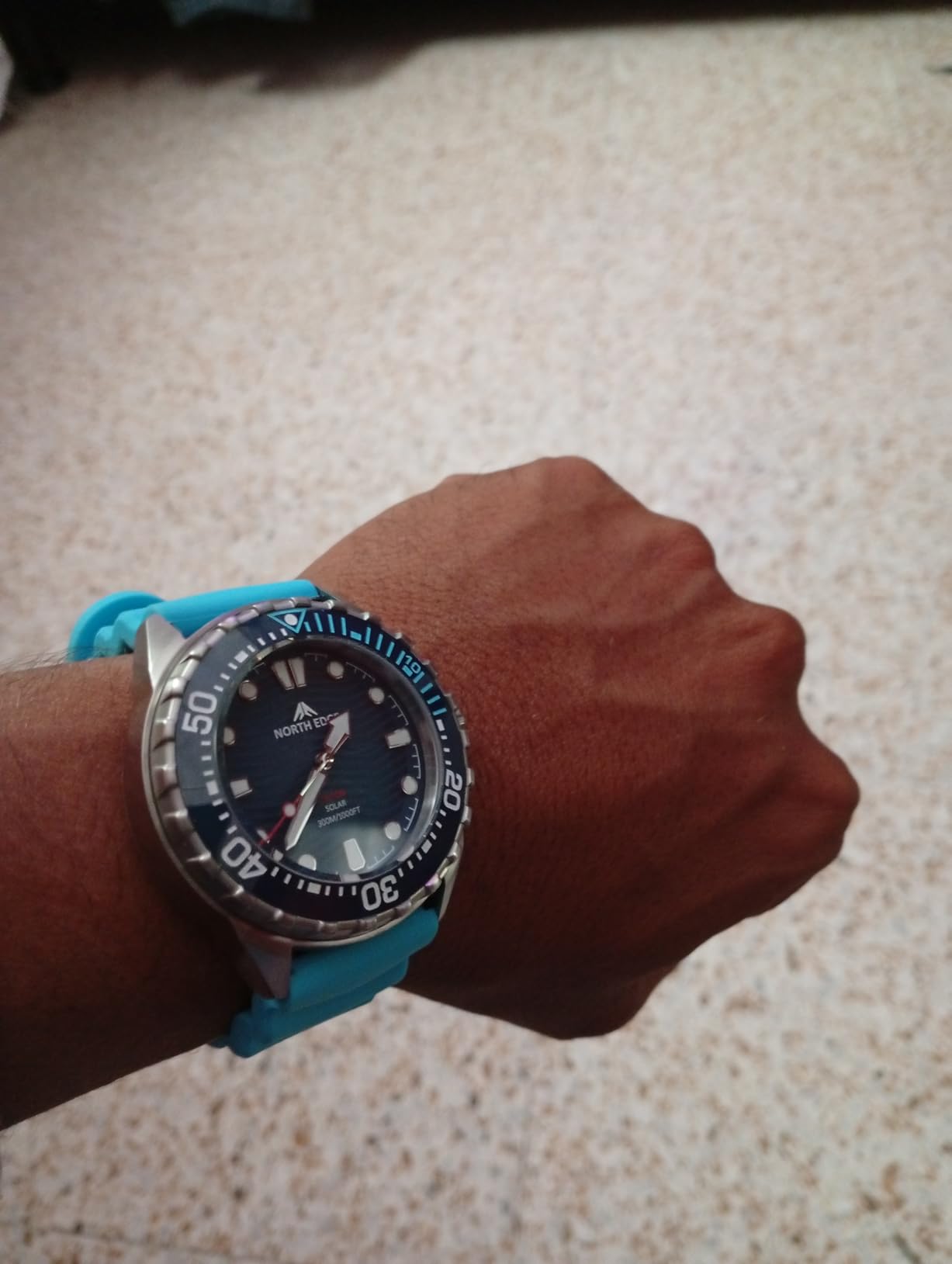 NORTH EDGE Solar Powered Dive Watch Men’s Watch, 1000FT/300M Water Resistance, Luminous Dial, Silicone Strap 45.8MM customer photo 1