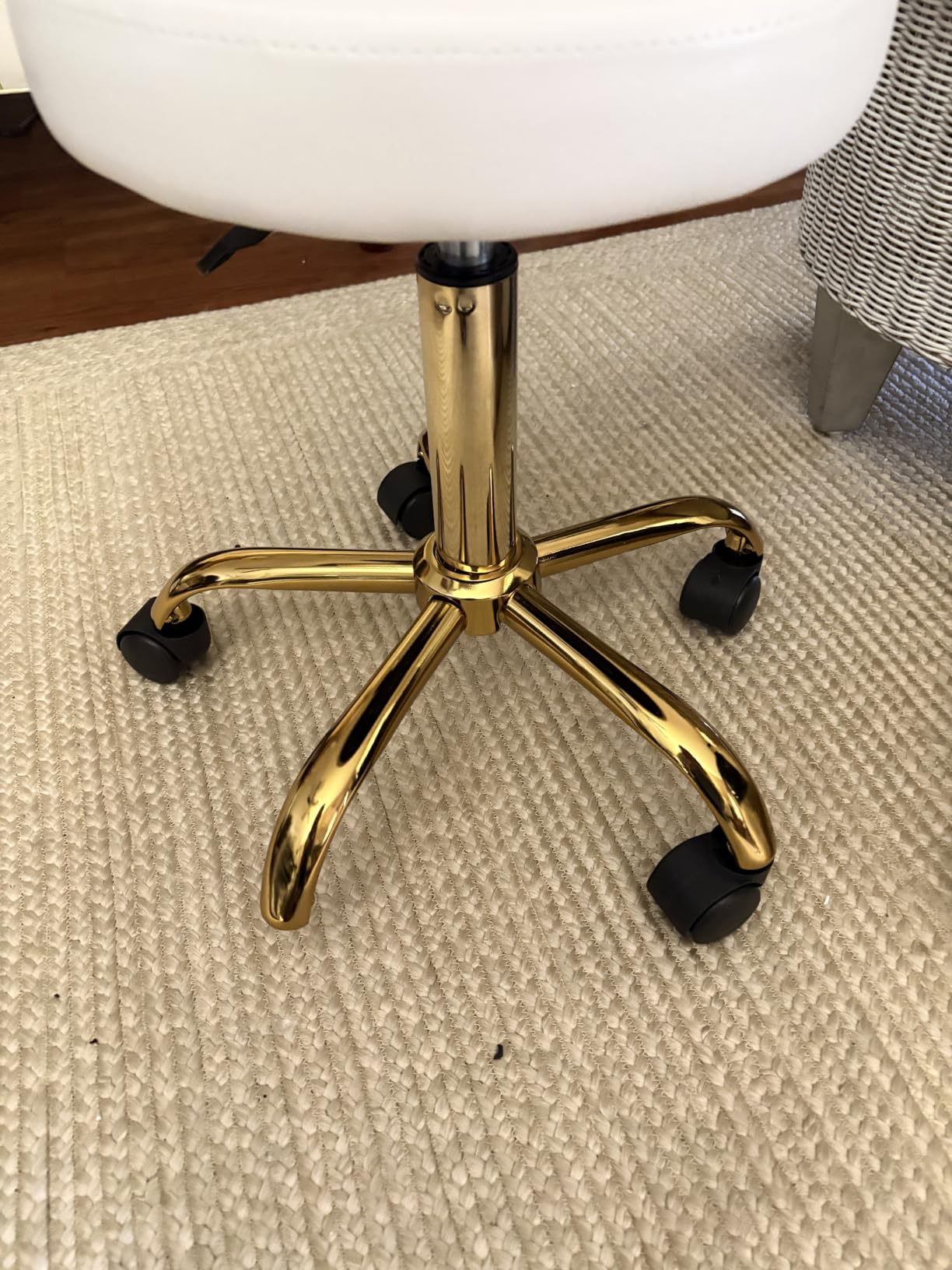 KIGOTY Pedicure Chair No Plumbing with Massage Bath,360°Swivel,Pillow,Beige customer photo 2
