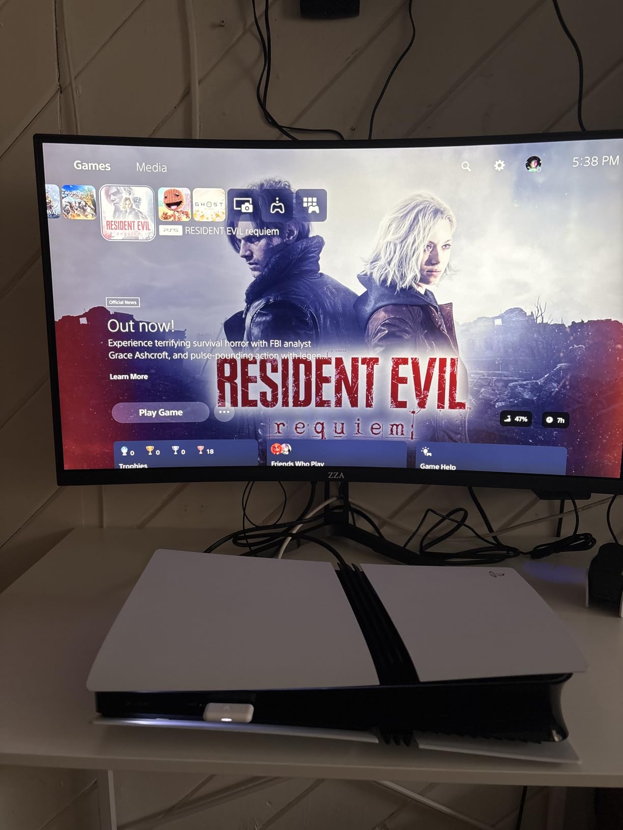 ZZA 32 Inch 4K Curved Gaming Monitor 165Hz, Built-in Speakers, 1500R Curvature, UHD 3840 × 2160p VA Panel, Supports AMD FreeSync, HDR10, HDMI and DisplayPort, 120% sRGB Color Gamut, Wall-mountable customer photo 2