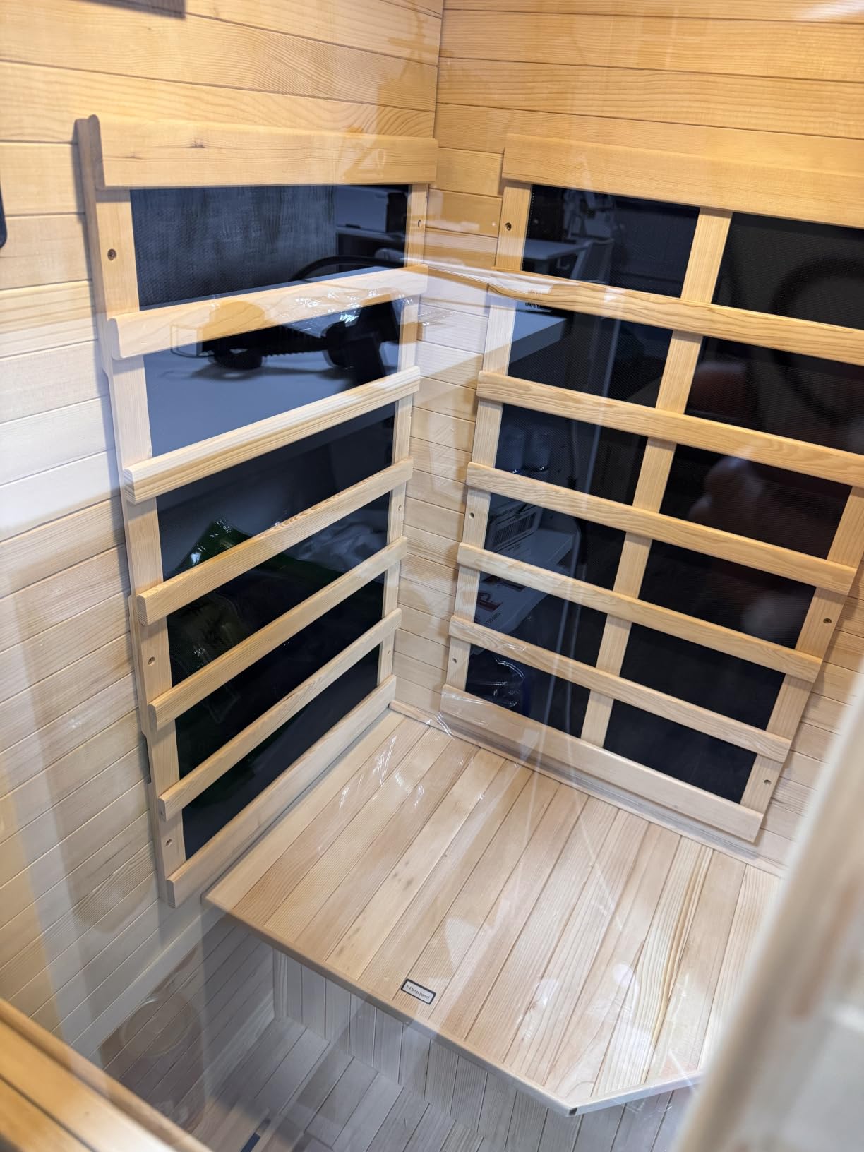 4-6 Person Outdoor Barrel Sauna with 6KW Electric Heater customer photo 1