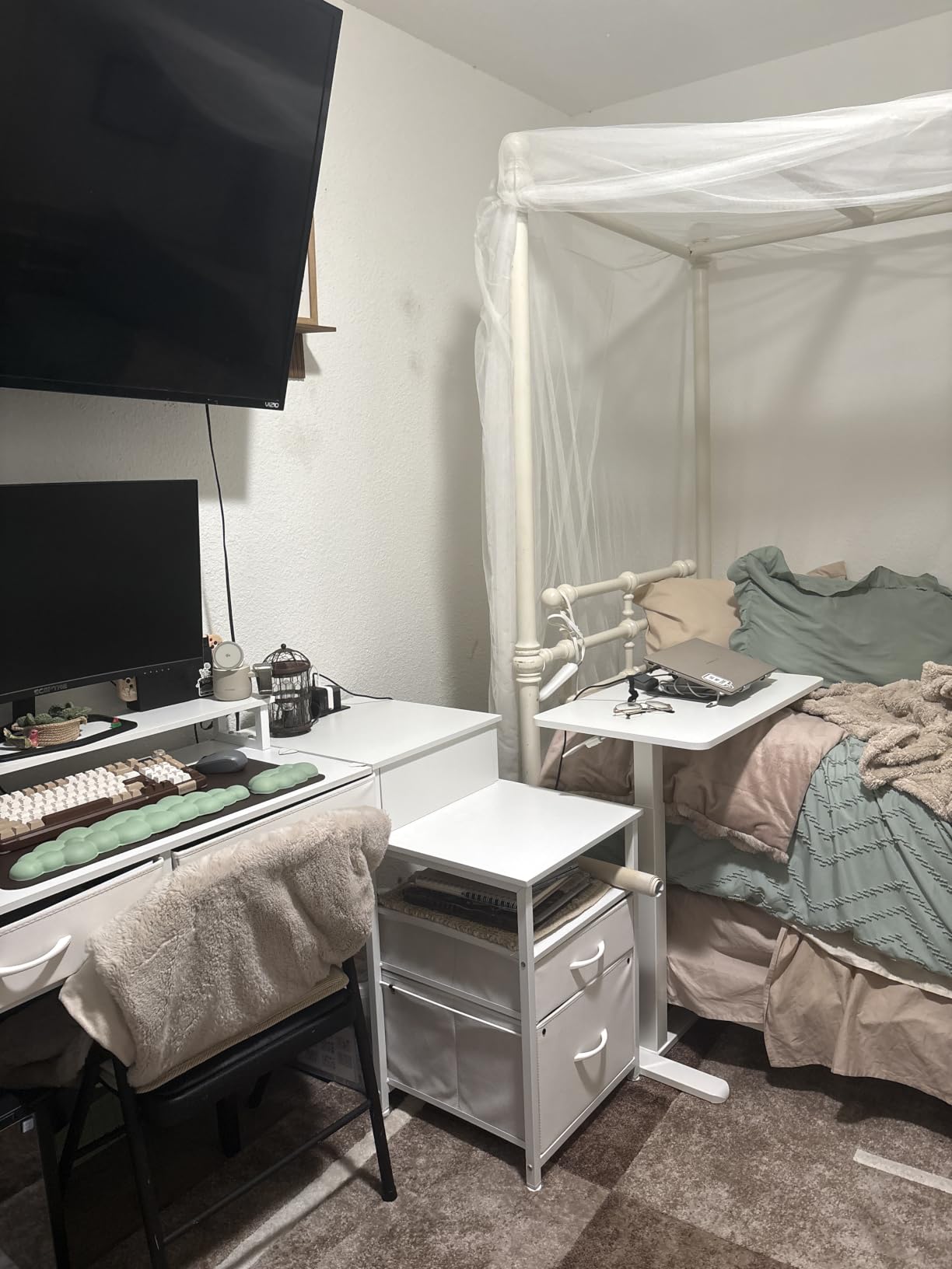 Sweetcrispy Overbed Table, Adjustable Rolling Desk, Mobile Standing Desk customer photo 1