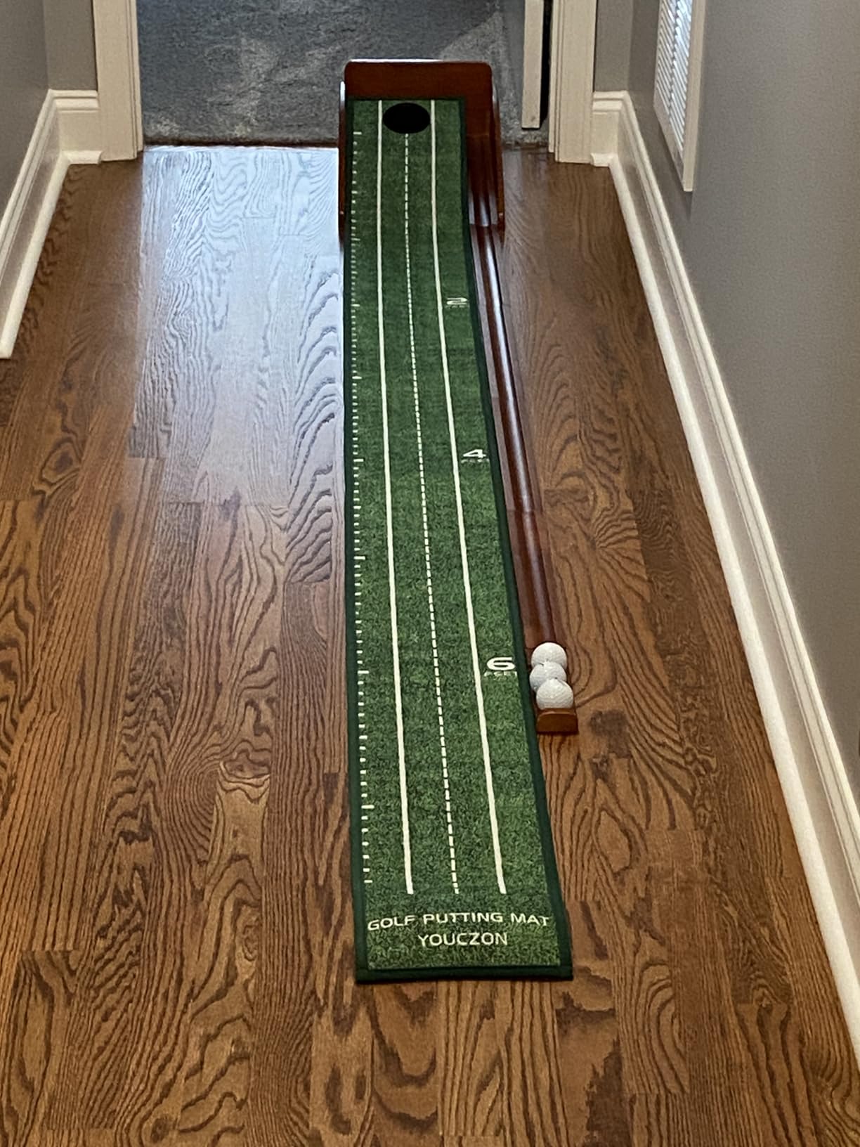 YOUCZON Putting Green Indoor,Golf Putting Mat,Premium Crystal Velvet Surface, Practice Putting mat, Perfect Training Aid & Gift for Golf Lovers Christmas customer photo 1