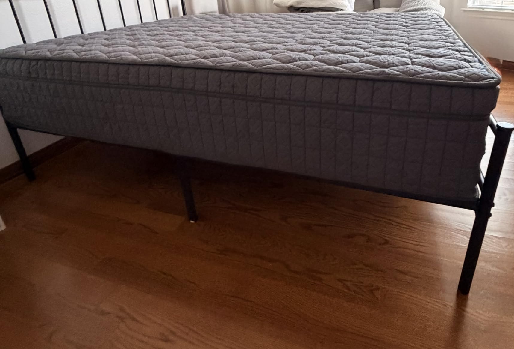 Firm Queen Mattress 12 inch for Pain and Pressure Relief, Cooling Hybrid Mattress with Extra Back and Lumbar Hip Support, Pressure and Back Pain Relief,365 Nights Trial customer photo 2